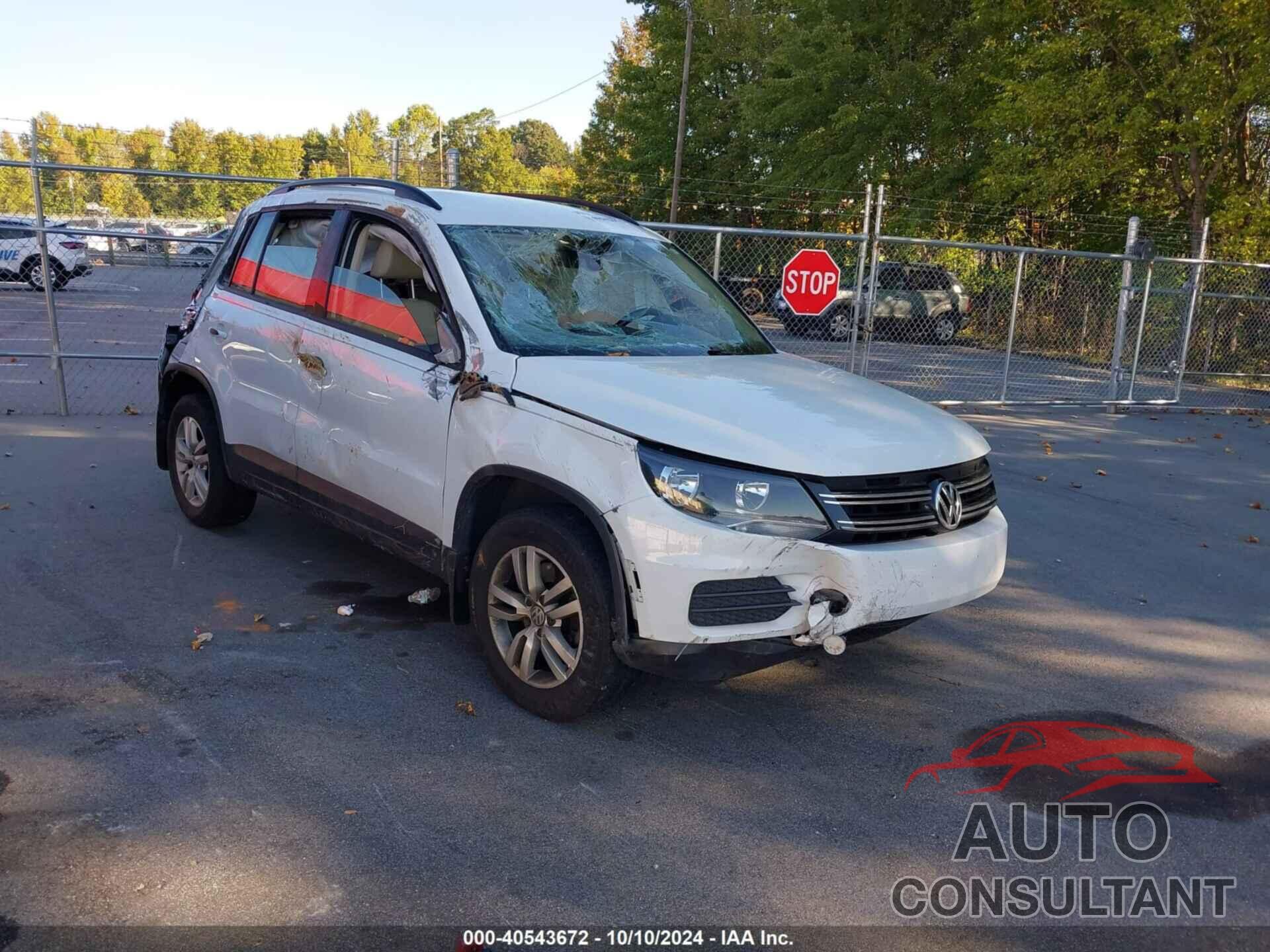 VOLKSWAGEN TIGUAN 2017 - WVGBV7AX0HW511338