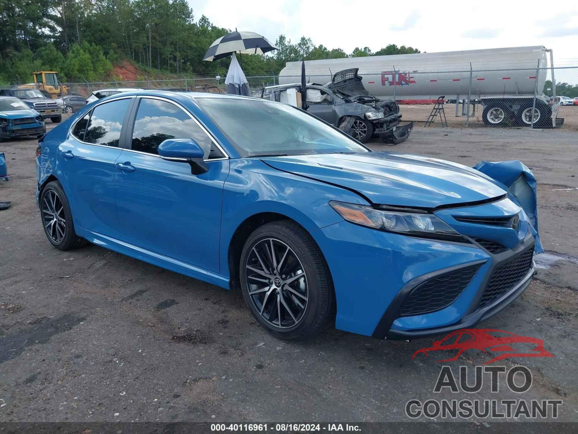 TOYOTA CAMRY 2023 - 4T1G11AK8PU157422