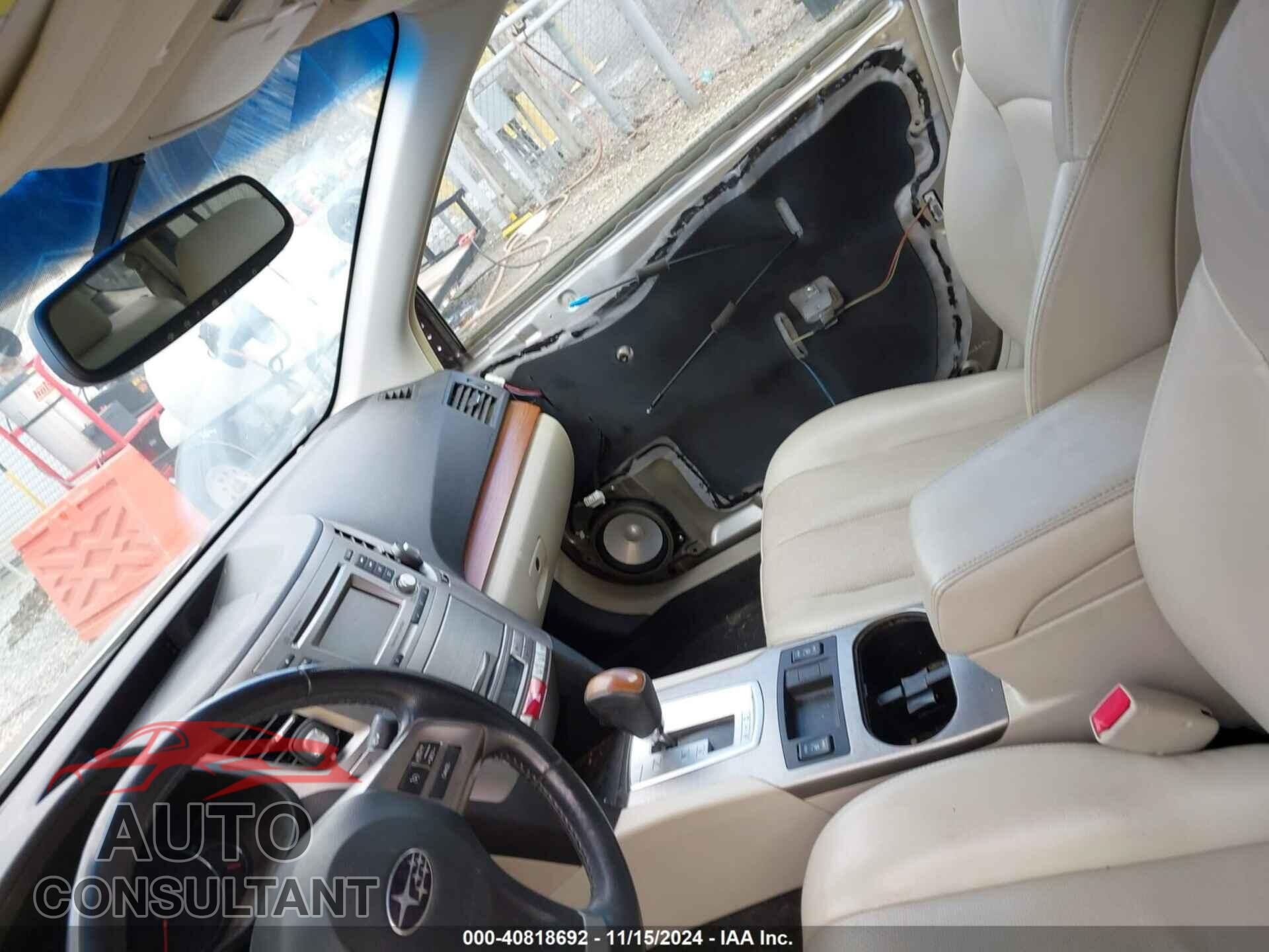 SUBARU OUTBACK 2014 - 4S4BRBLC4E3292852