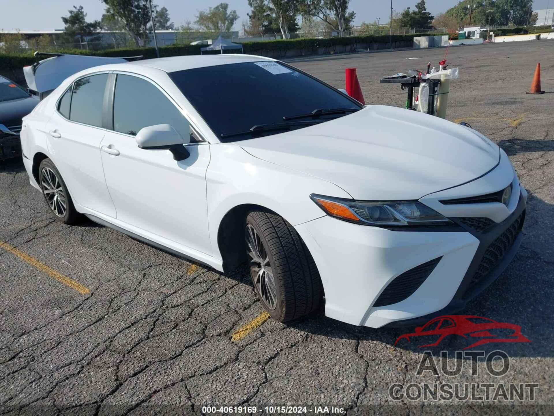 TOYOTA CAMRY 2018 - 4T1B11HK7JU659166