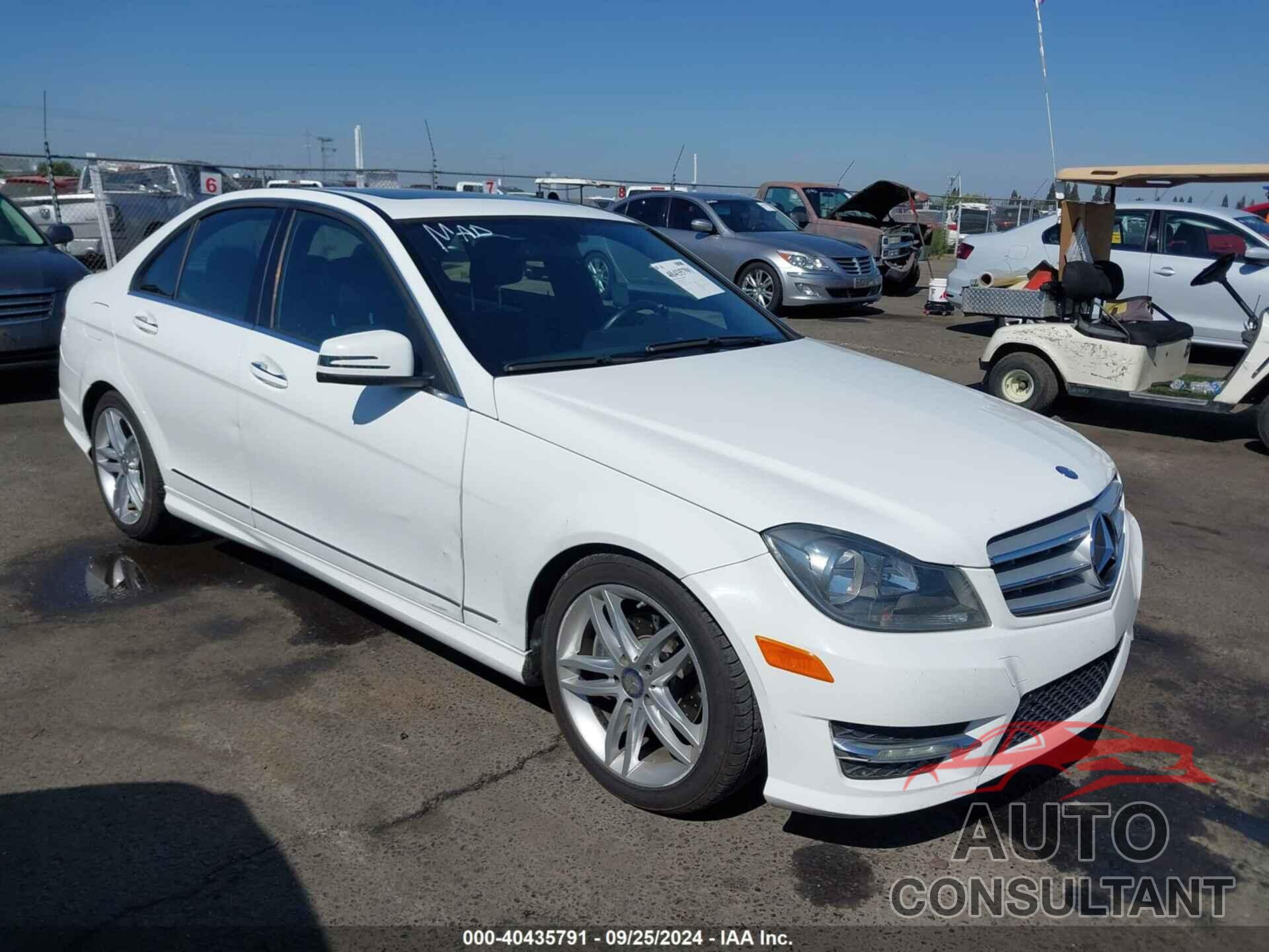 MERCEDES-BENZ C 250 2013 - WDDGF4HB2DR255184