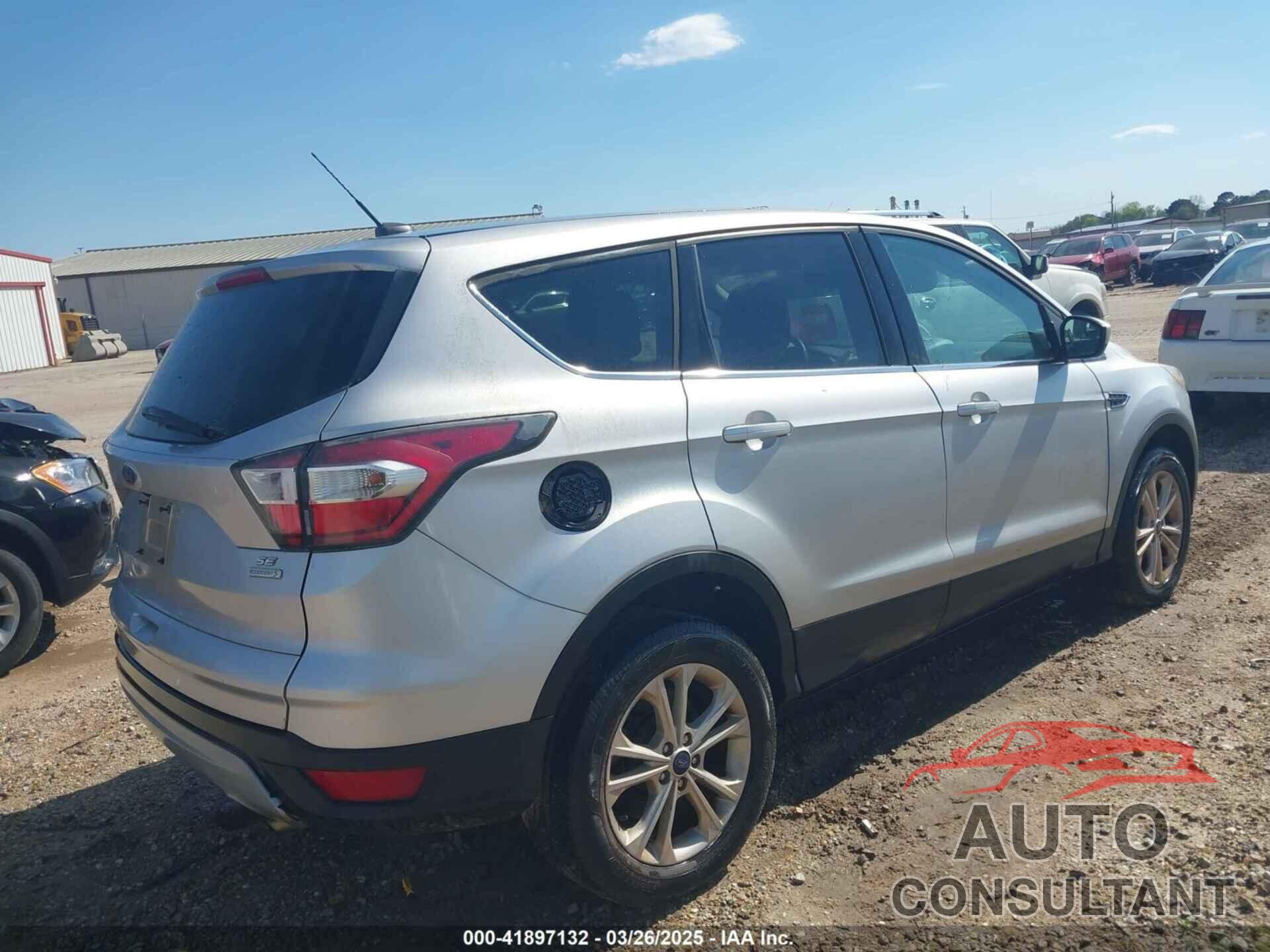 FORD ESCAPE 2017 - 1FMCU0GD0HUB35831
