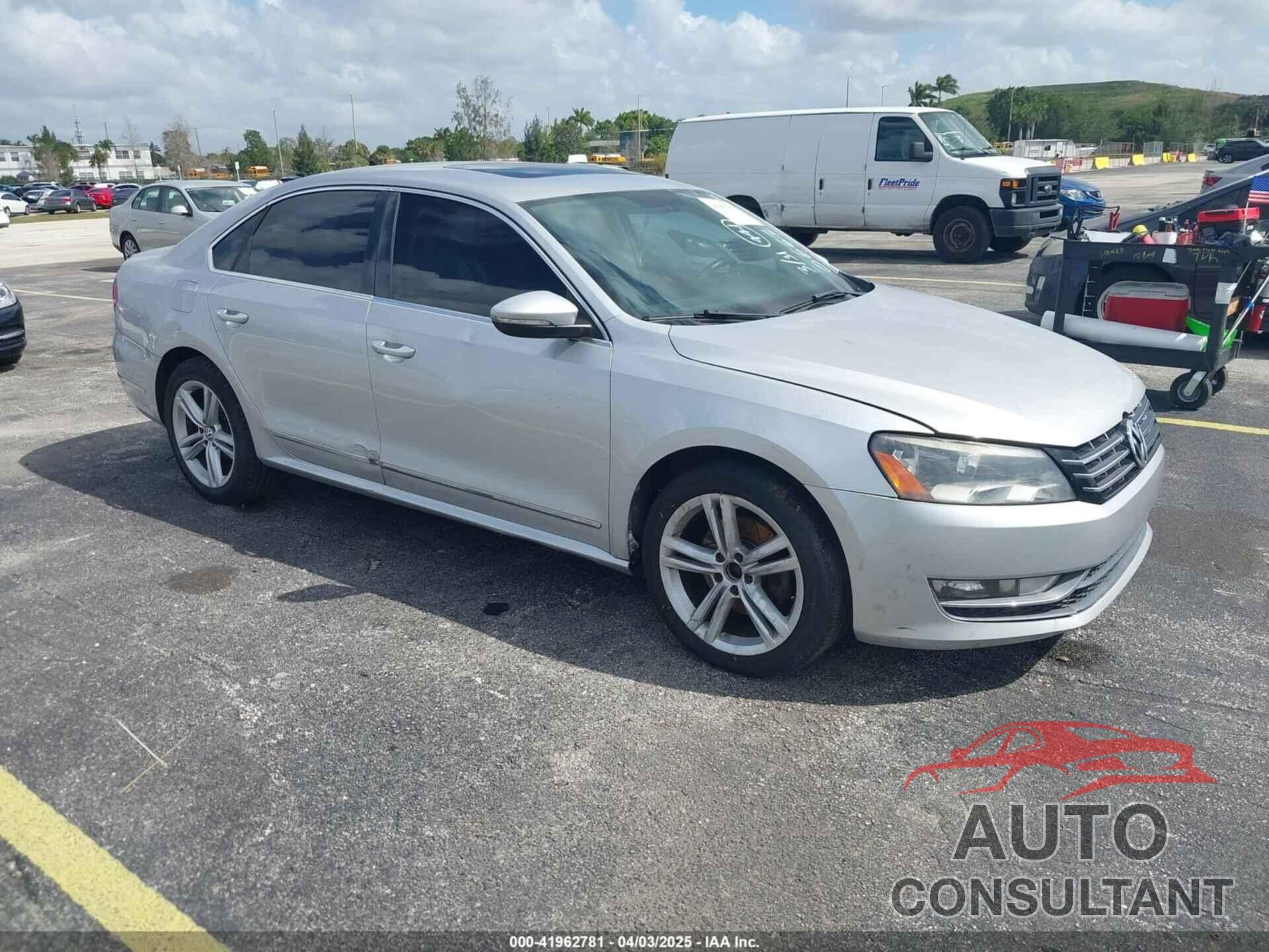 VOLKSWAGEN PASSAT 2012 - 1VWCM7A32CC066214