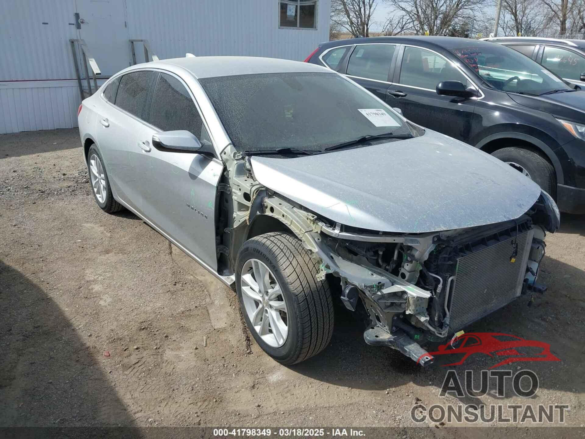 CHEVROLET MALIBU 2017 - 1G1ZE5ST4HF131981