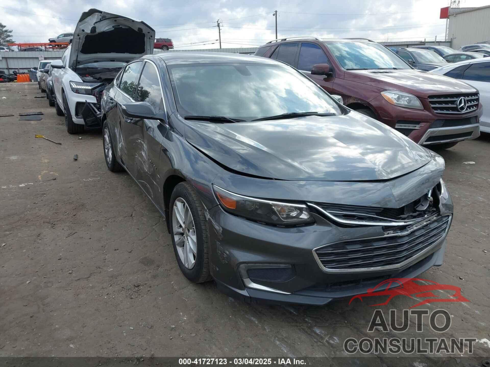 CHEVROLET MALIBU 2017 - 1G1ZE5ST5HF252843