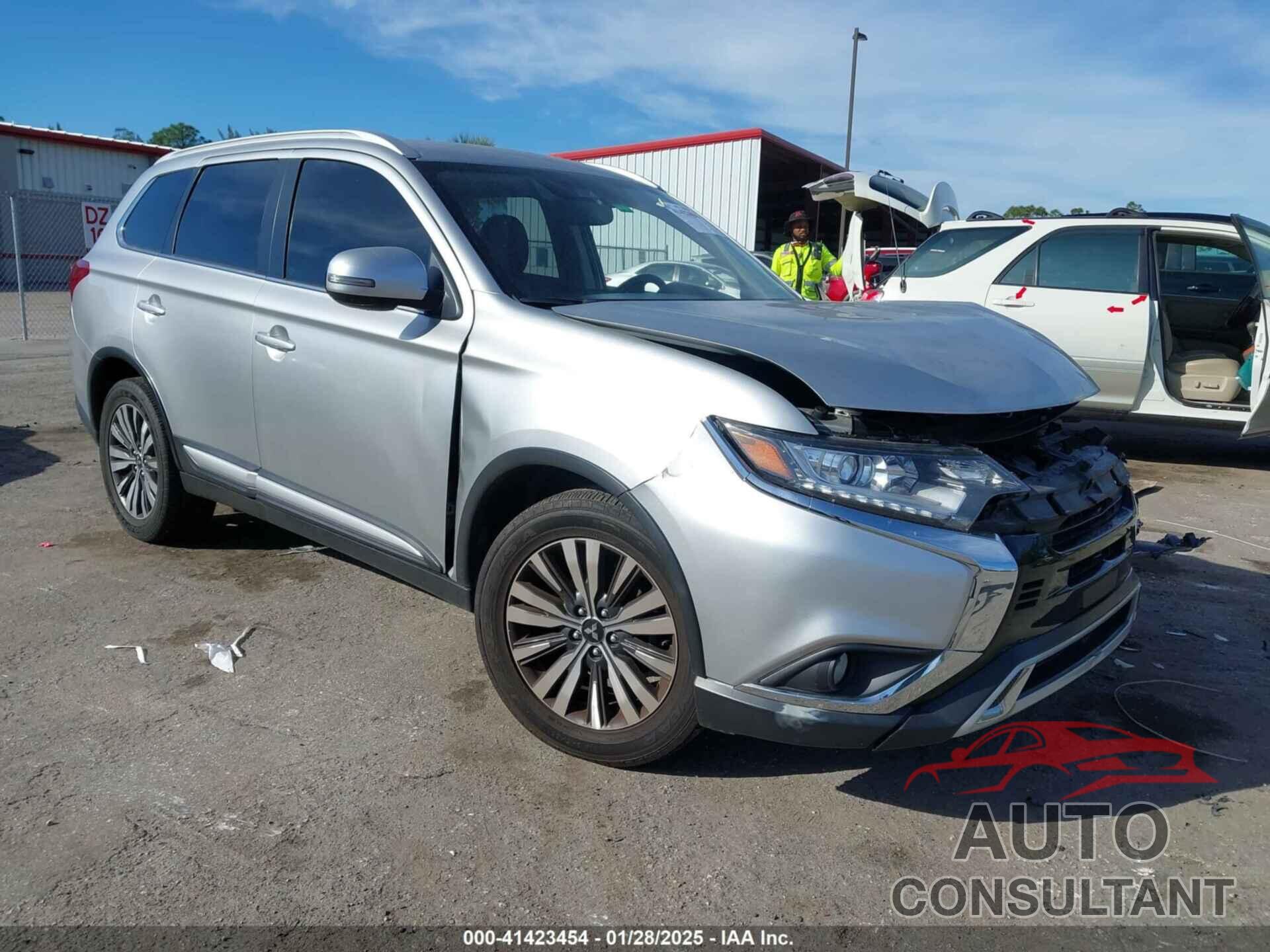 MITSUBISHI OUTLANDER 2020 - JA4AD3A35LZ030088