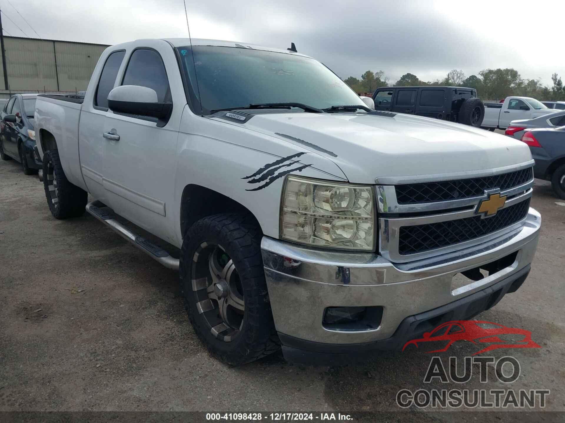 CHEVROLET SILVERADO 1500 2012 - 1GCRCSE09CZ120768