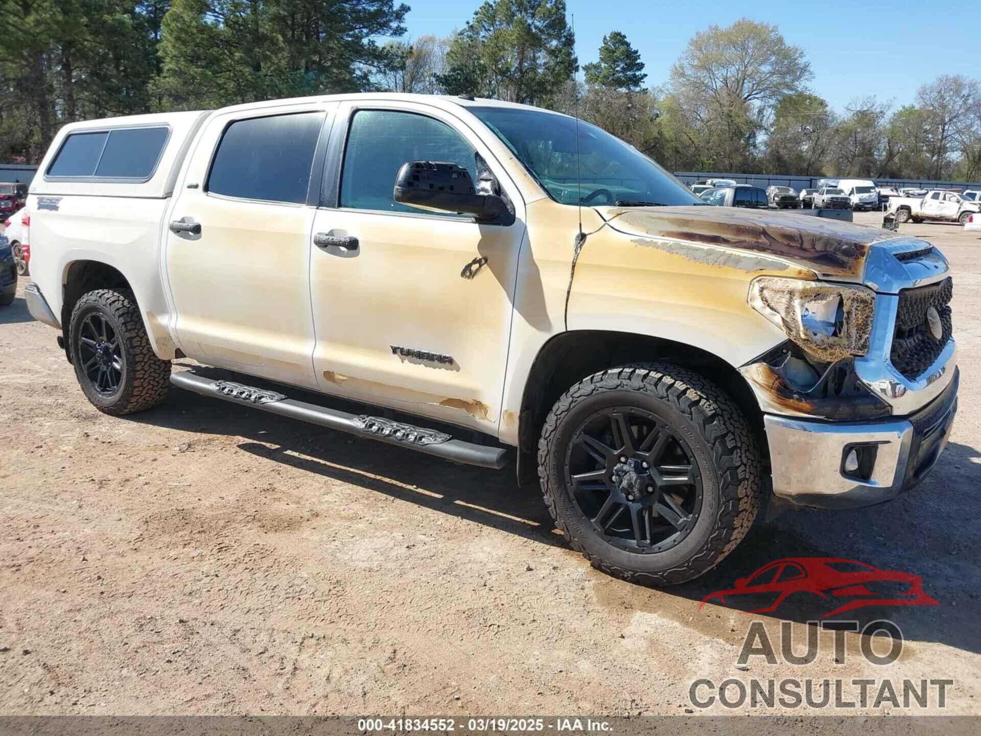 TOYOTA TUNDRA 2018 - 5TFEM5F10JX123376