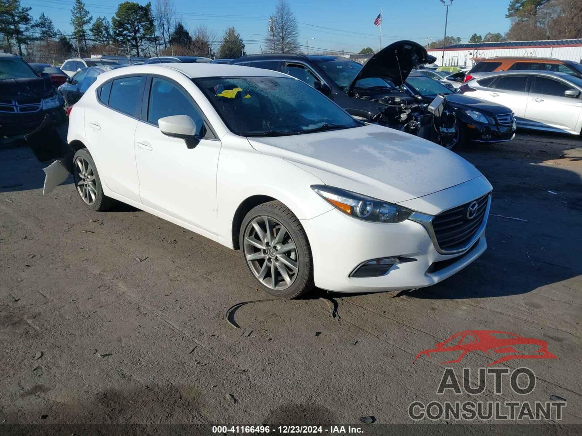 MAZDA 3 2018 - 3MZBN1L30JM229585