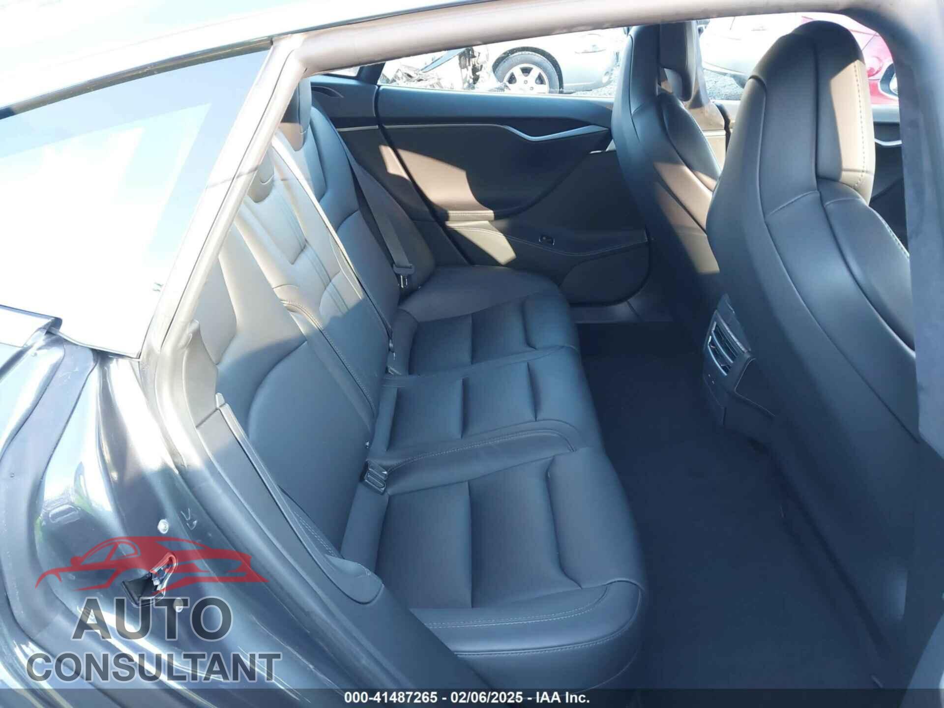 TESLA MODEL S 2018 - 5YJSA1E21JF300168