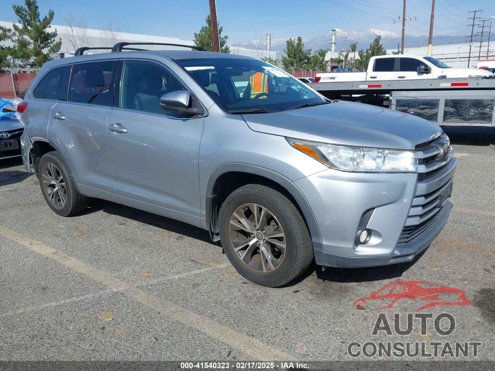 TOYOTA HIGHLANDER 2018 - 5TDBZRFH2JS838268