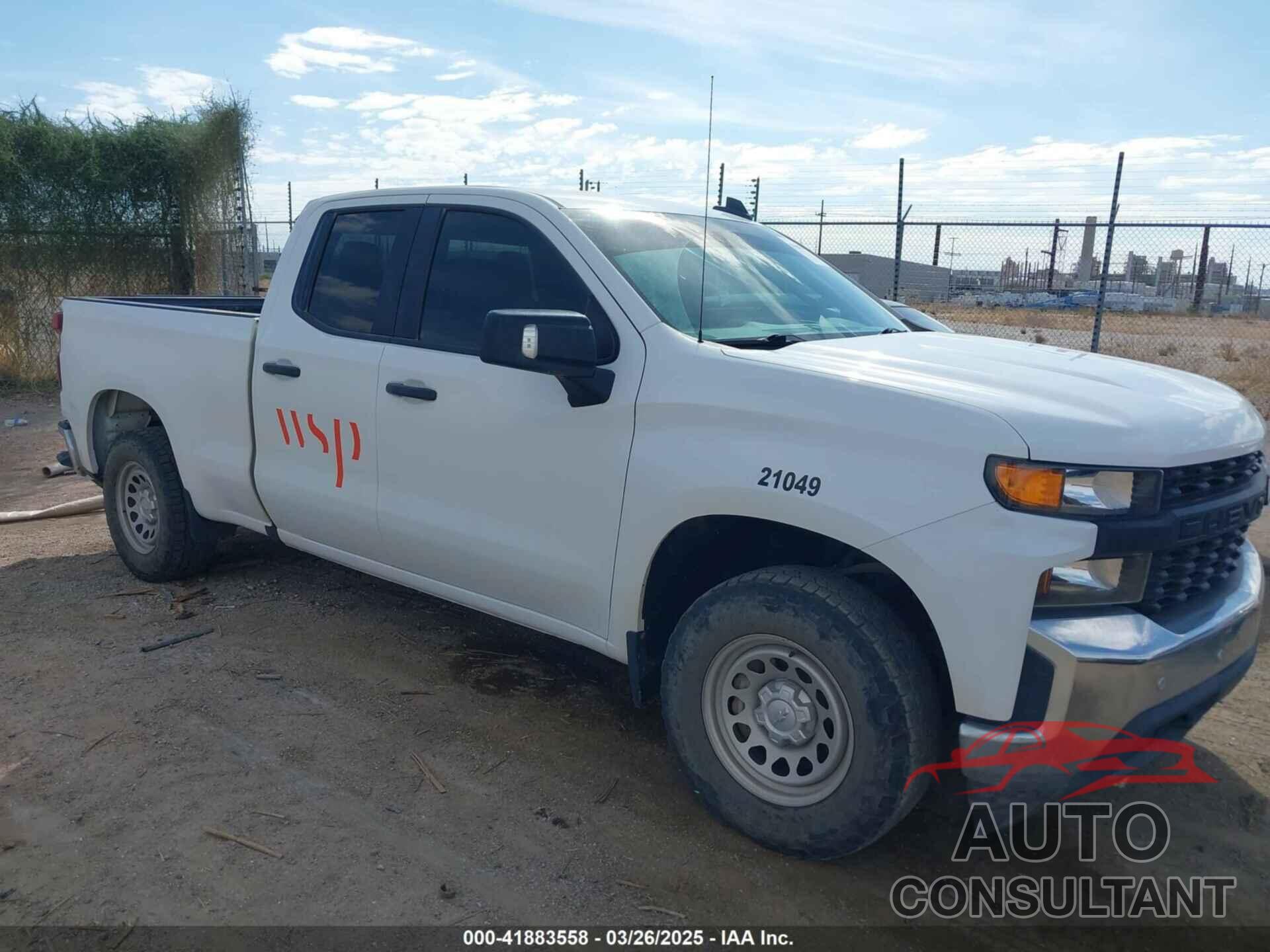 CHEVROLET SILVERADO 1500 2021 - 1GCRYAEF6MZ439059