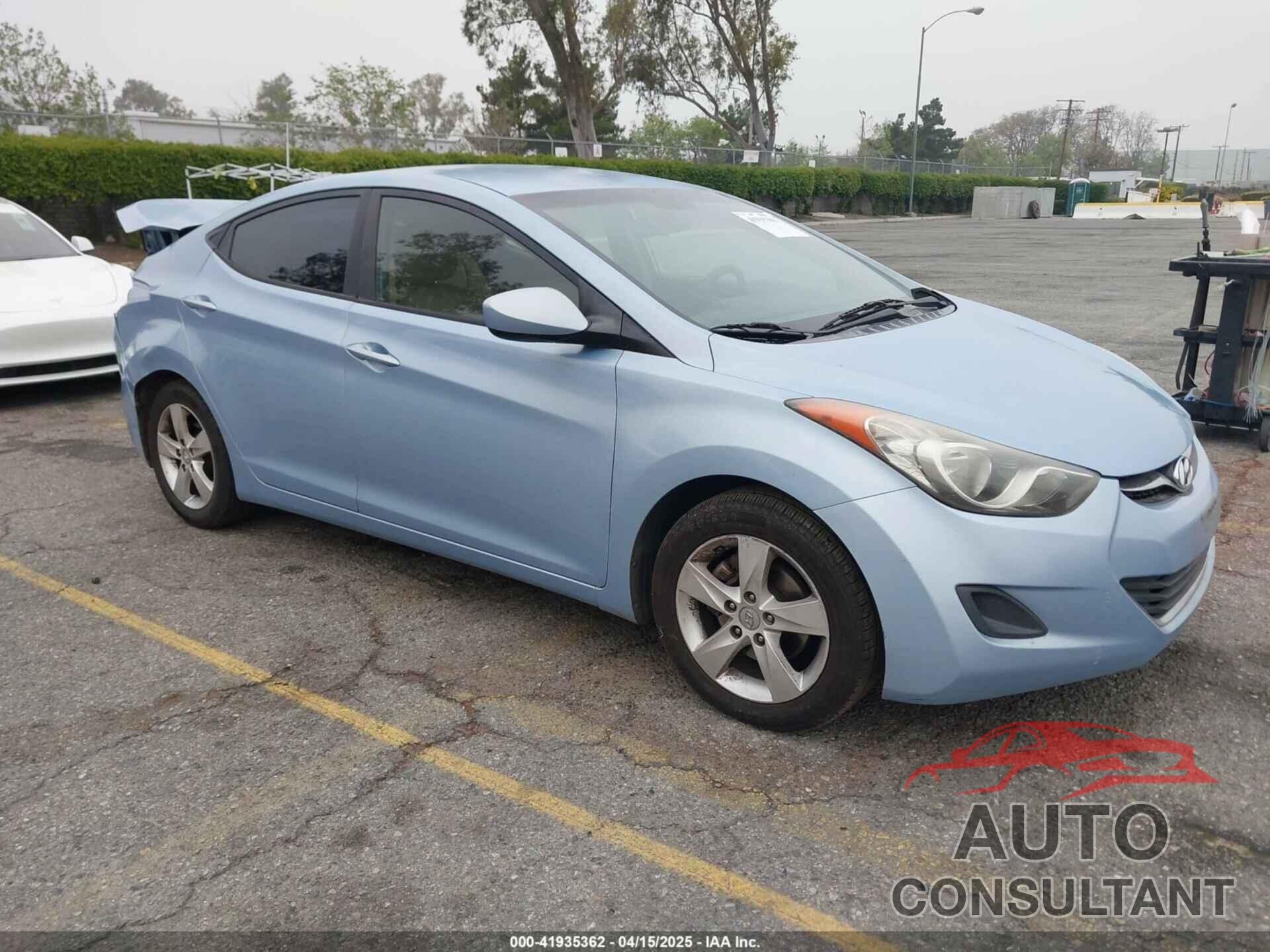 HYUNDAI ELANTRA 2011 - KMHDH4AE1BU121042