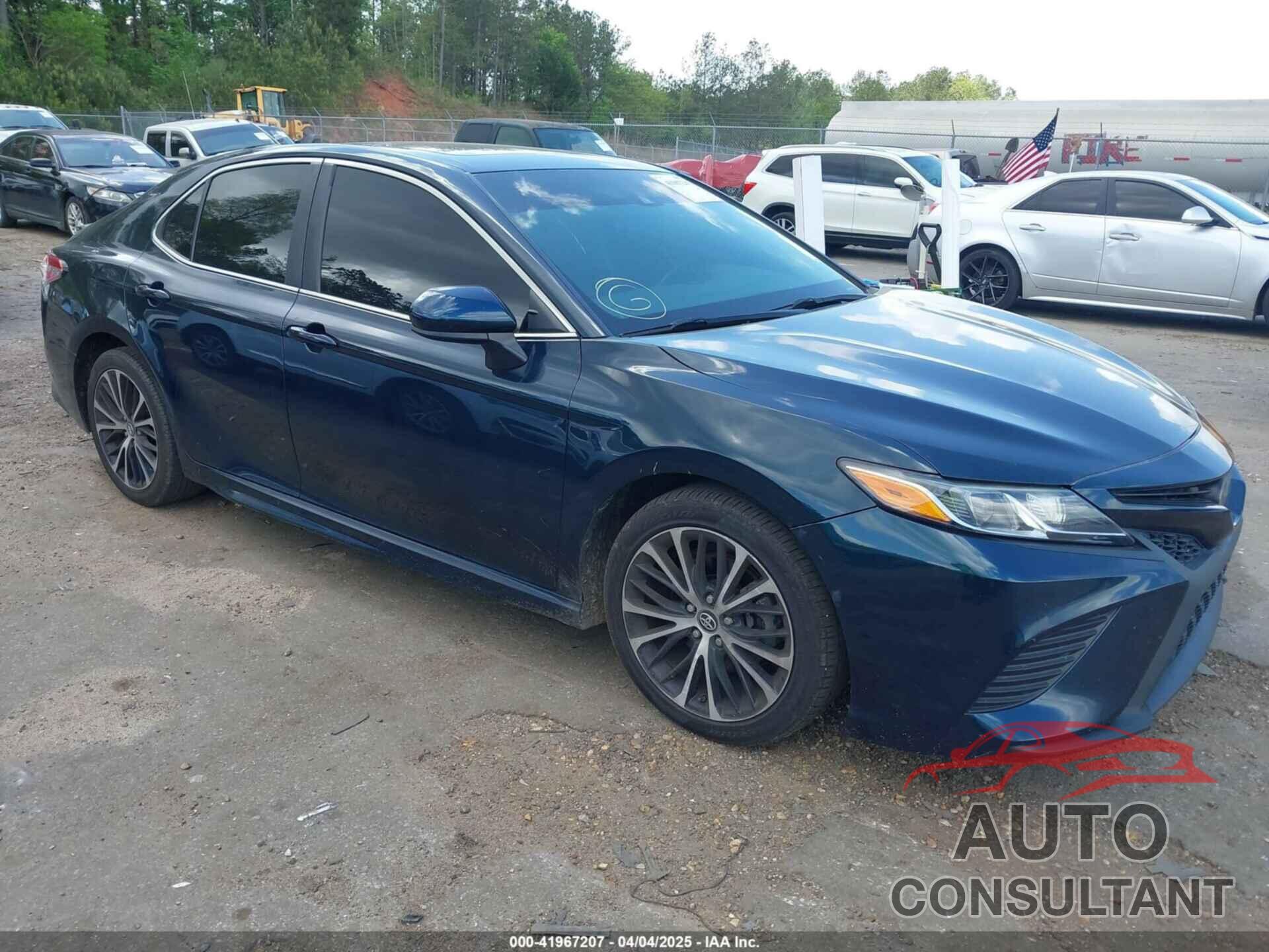 TOYOTA CAMRY 2018 - 4T1B11HK9JU639162