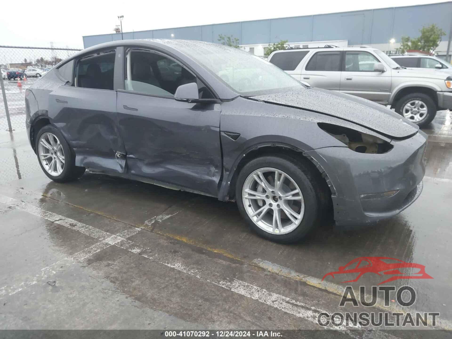 TESLA MODEL Y 2023 - 7SAYGAEE7PF623932