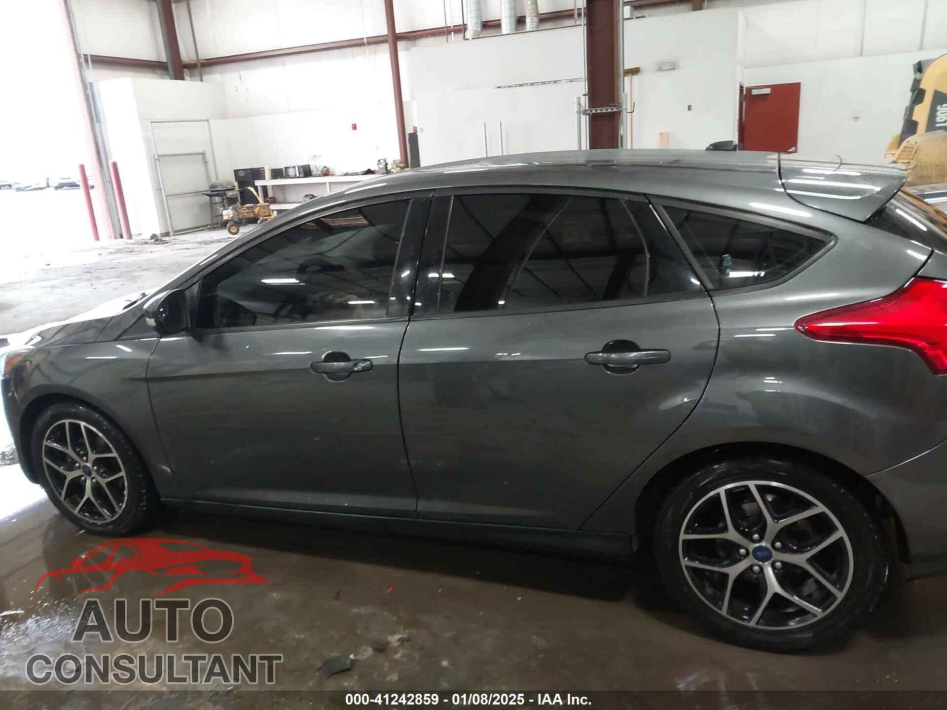 FORD FOCUS 2017 - 1FADP3M24HL258581