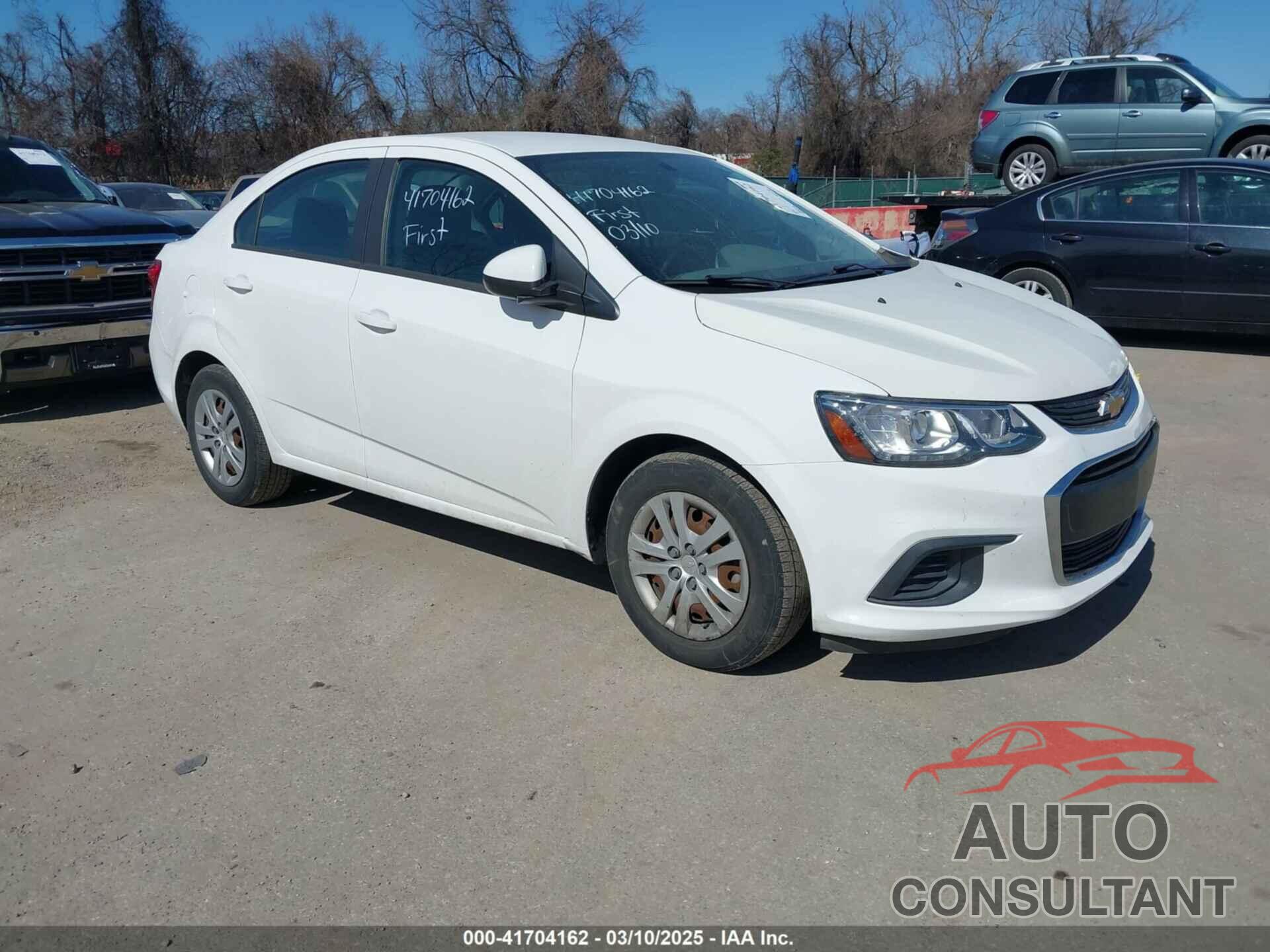 CHEVROLET SONIC 2018 - 1G1JB5SH3J4136236