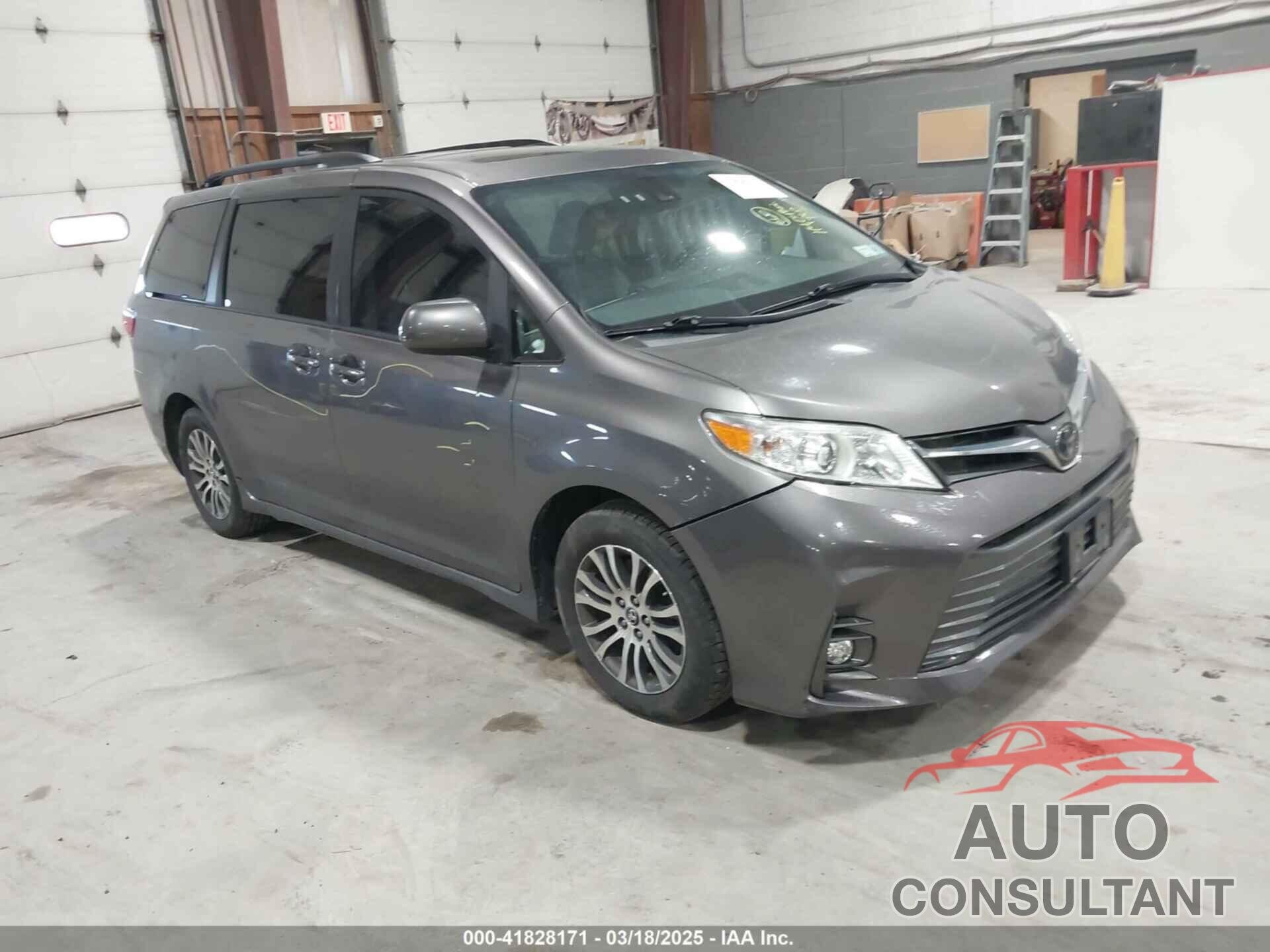 TOYOTA SIENNA 2019 - 5TDYZ3DC1KS016206