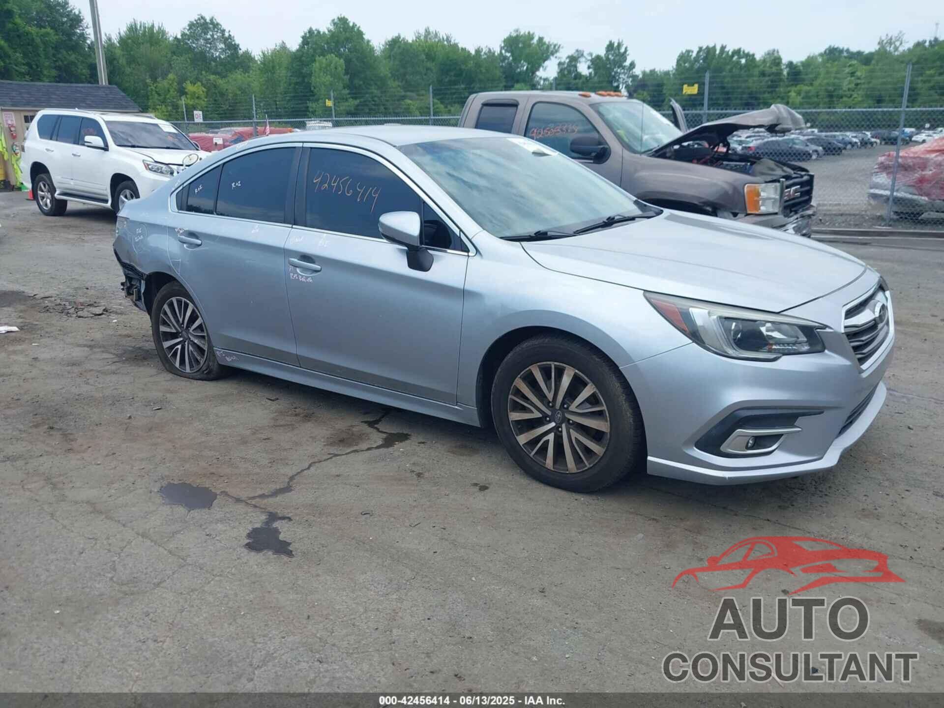 SUBARU LEGACY 2019 - 4S3BNAF65K3034819