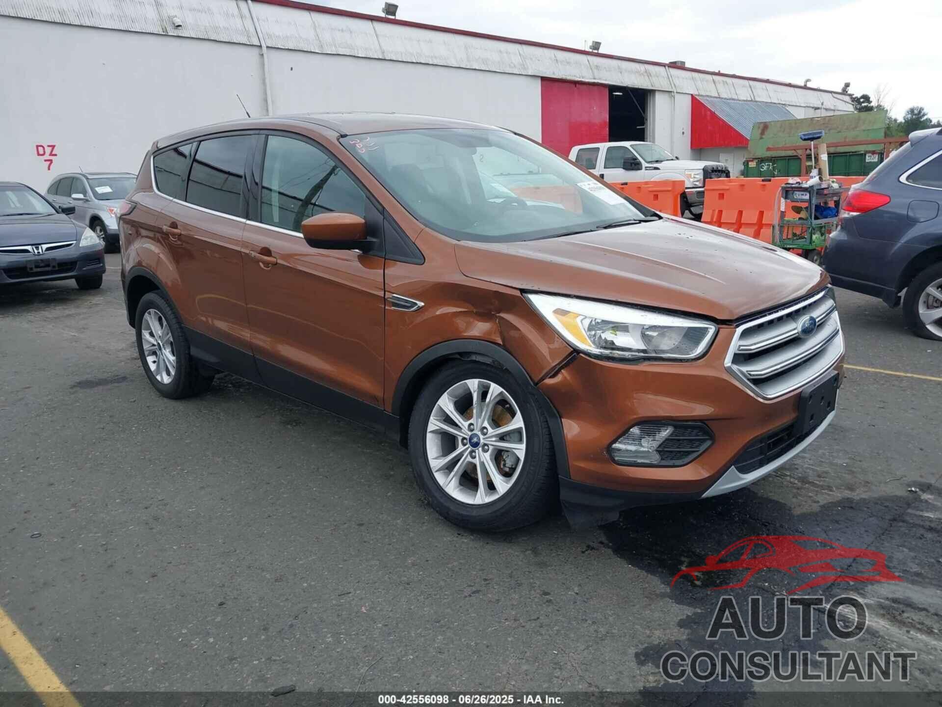 FORD ESCAPE 2017 - 1FMCU0GD1HUA54854