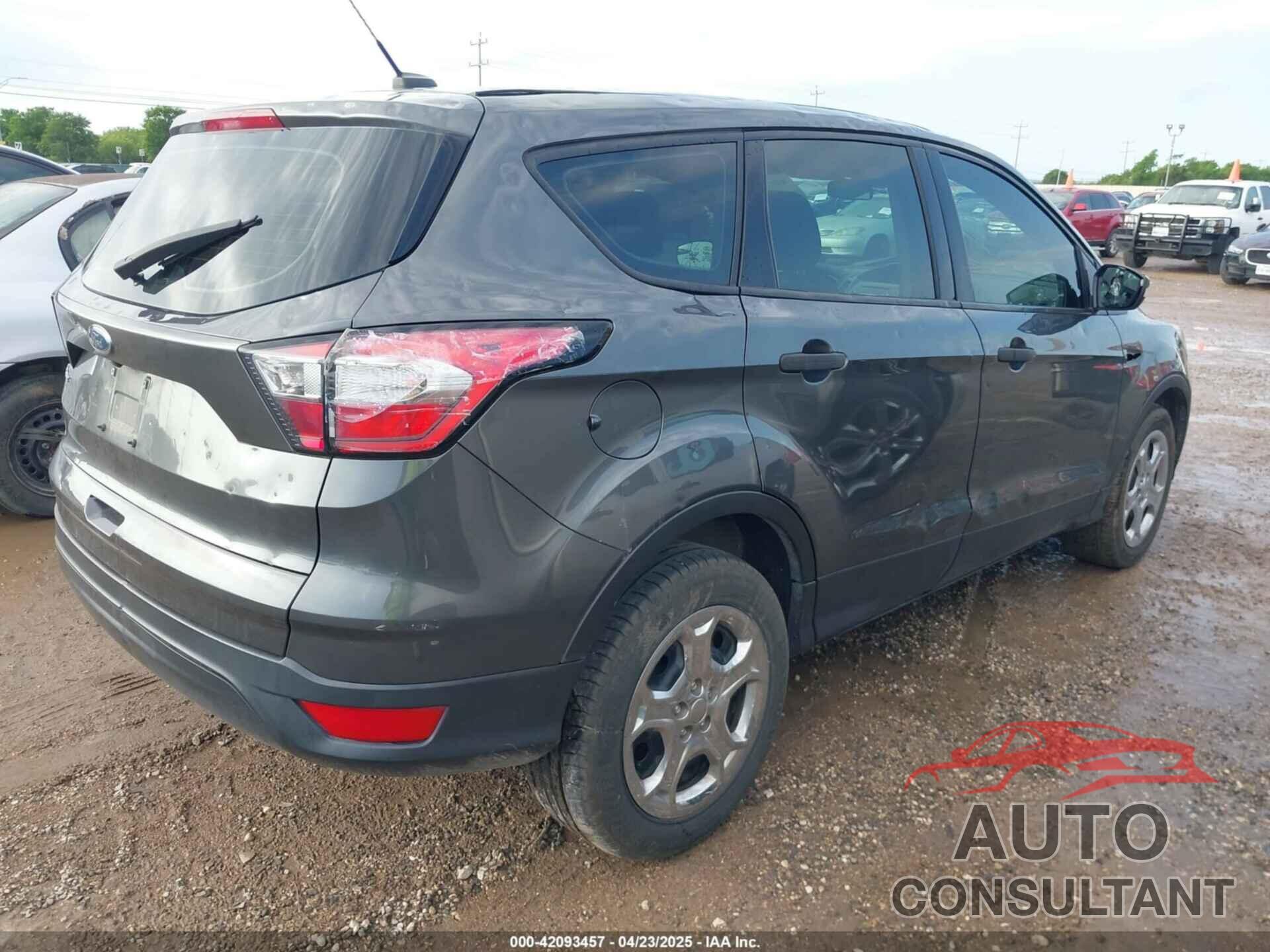 FORD ESCAPE 2017 - 1FMCU0F70HUC24455