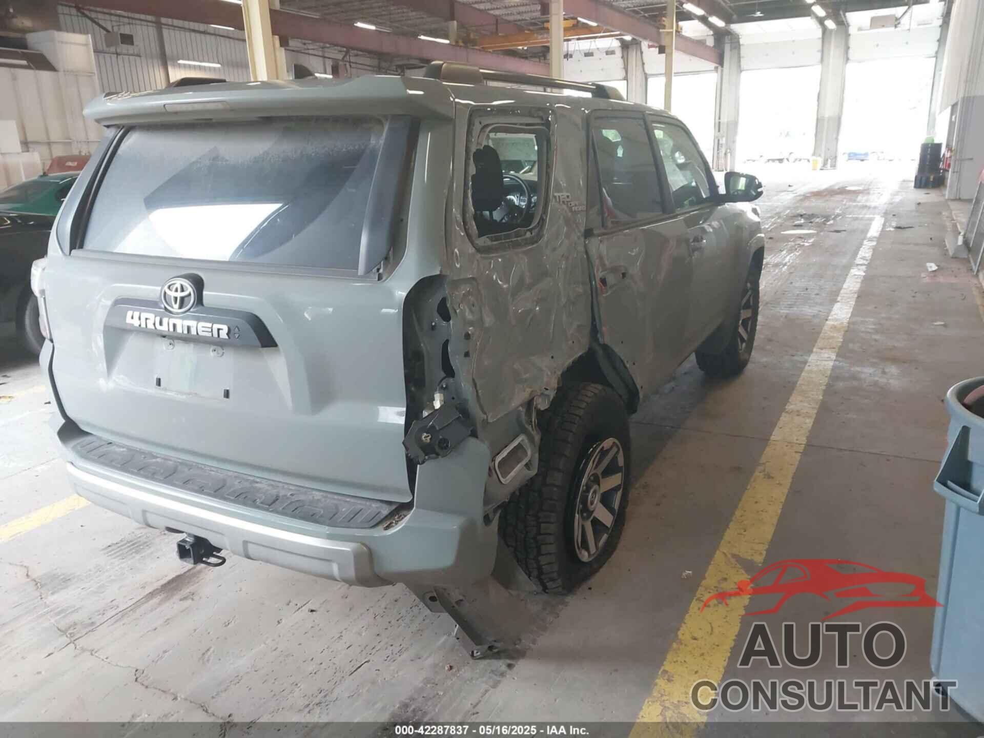 TOYOTA 4RUNNER 2023 - JTERU5JR5P6200817