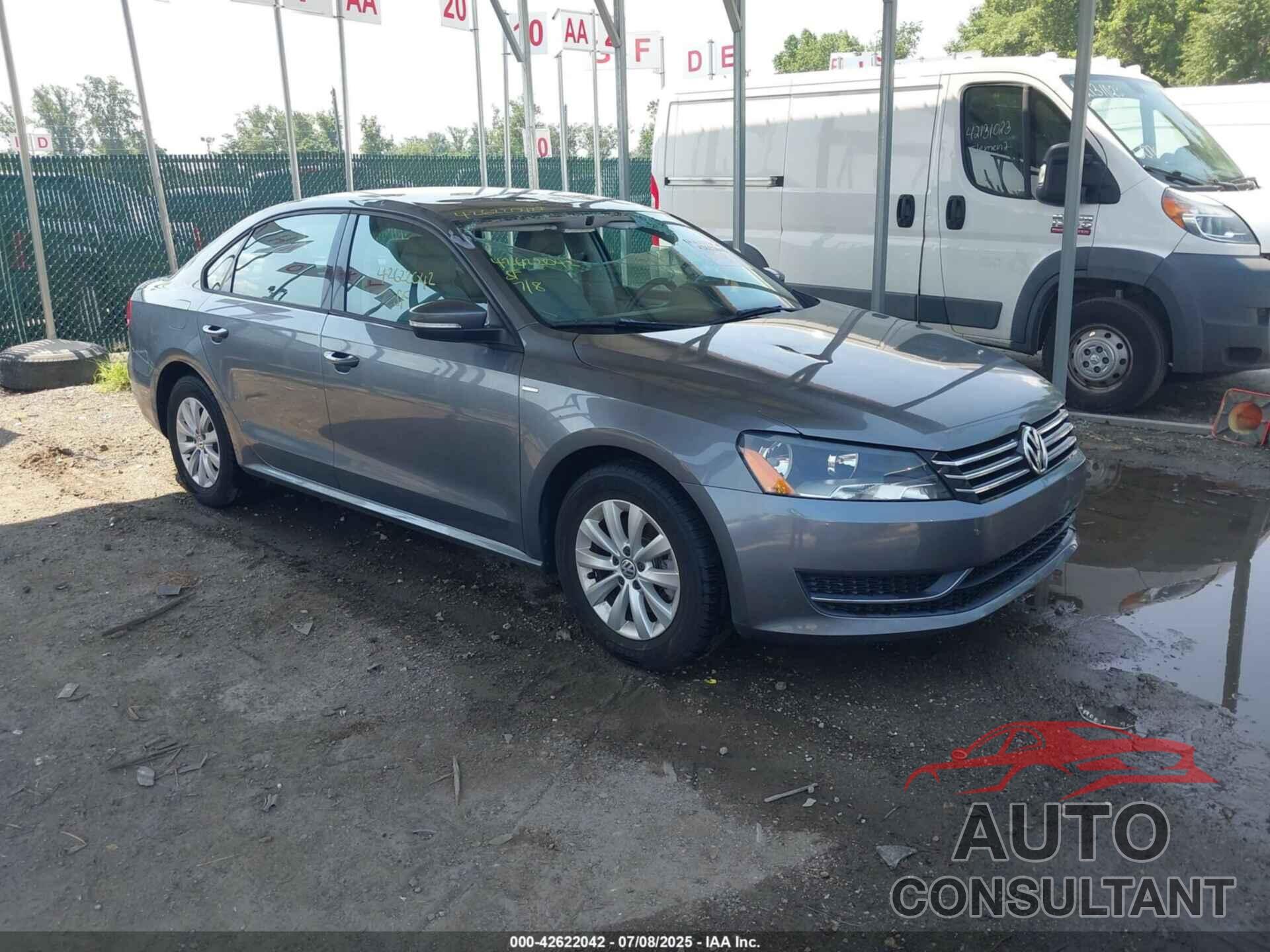 VOLKSWAGEN PASSAT 2015 - 1VWAT7A31FC022641