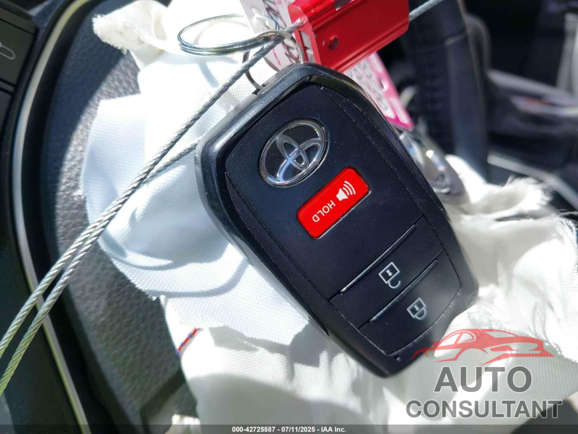 TOYOTA COROLLA CROSS 2022 - 7MUCAAAG8NV004173