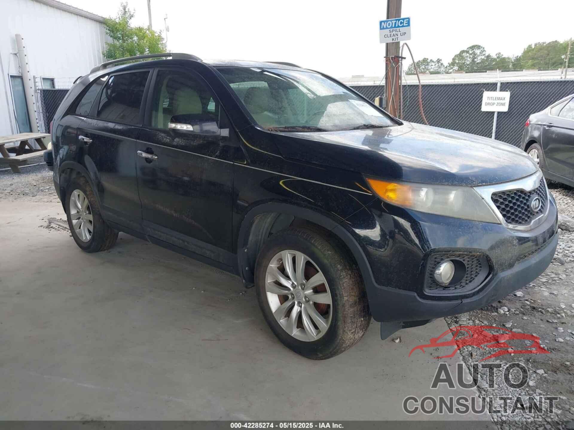 KIA SORENTO 2011 - 5XYKU4A22BG040727