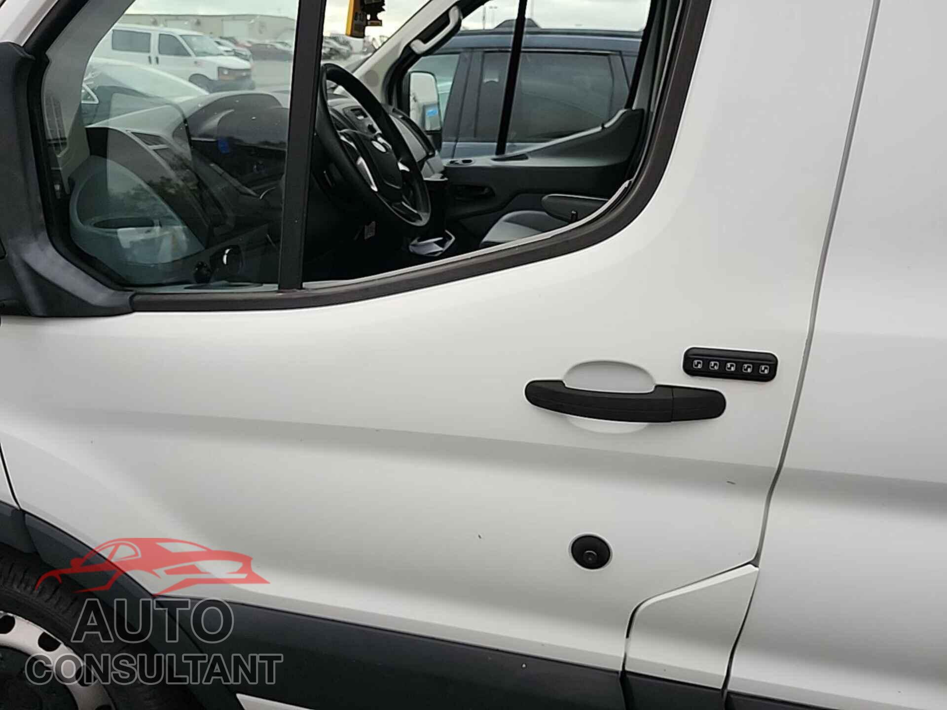 FORD TRANSIT 2015 - 1FTNE1YM5FKB32477