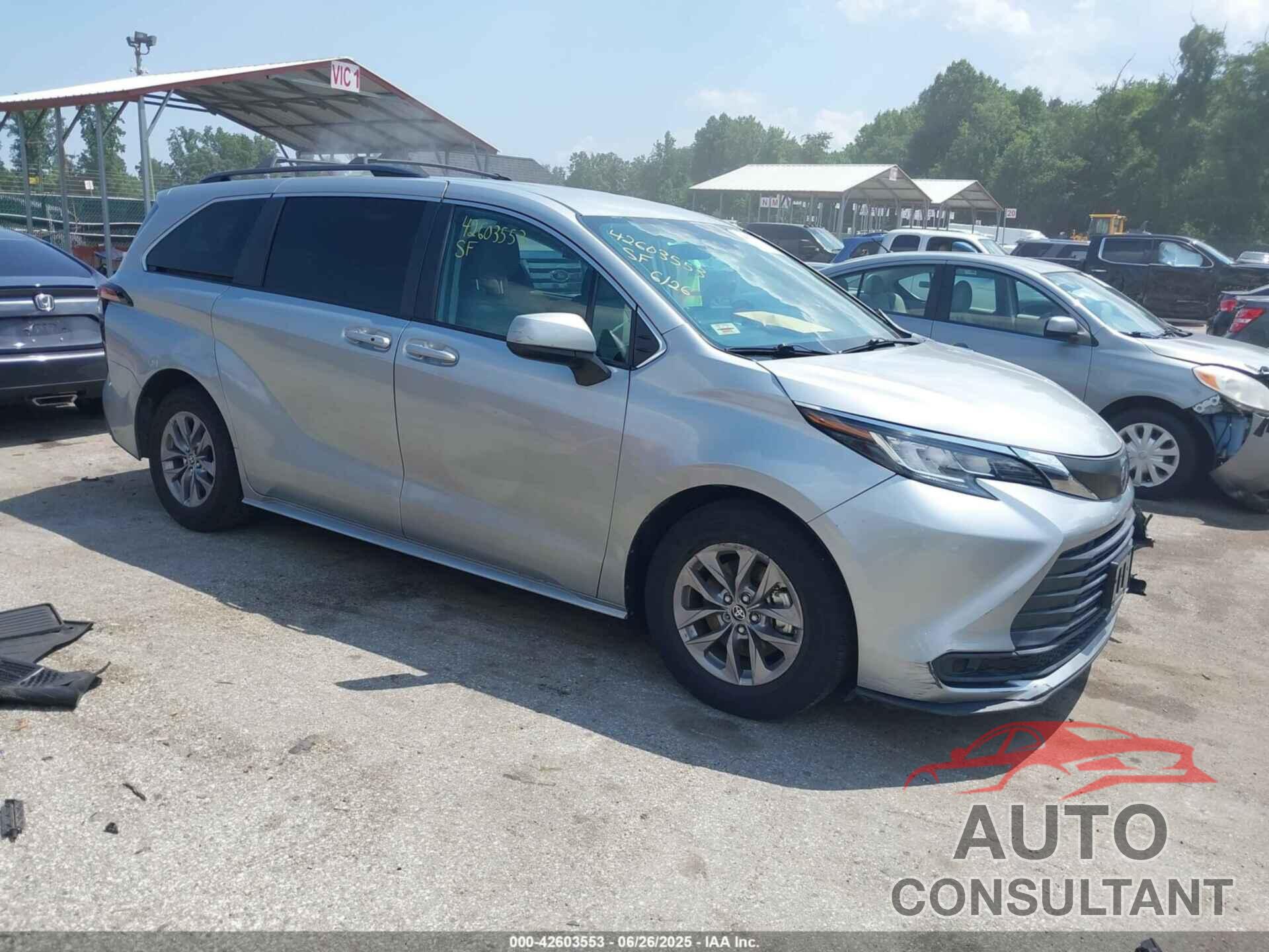 TOYOTA SIENNA 2021 - 5TDKRKEC9MS030856