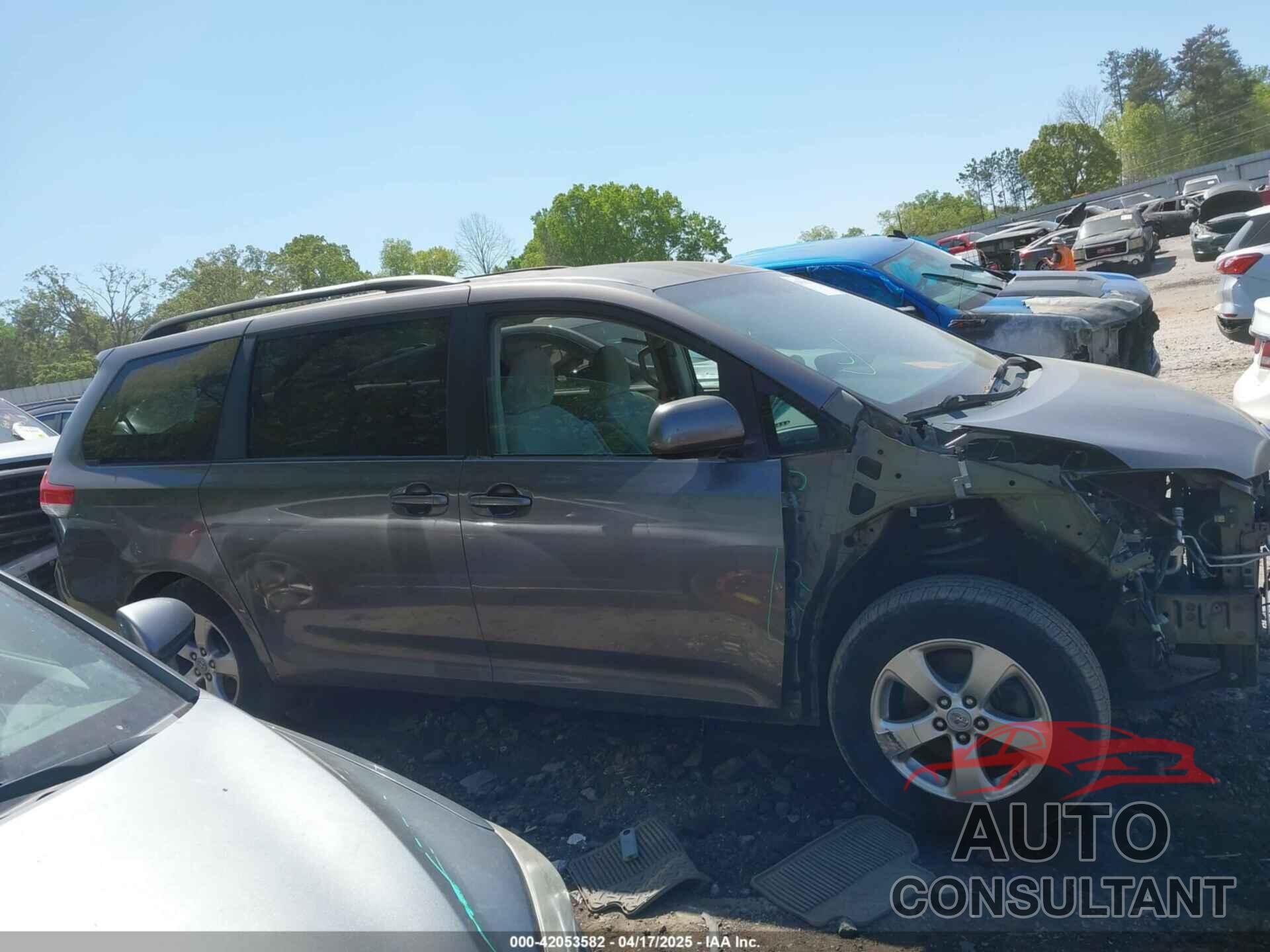 TOYOTA SIENNA 2011 - 5TDKK3DC3BS112980