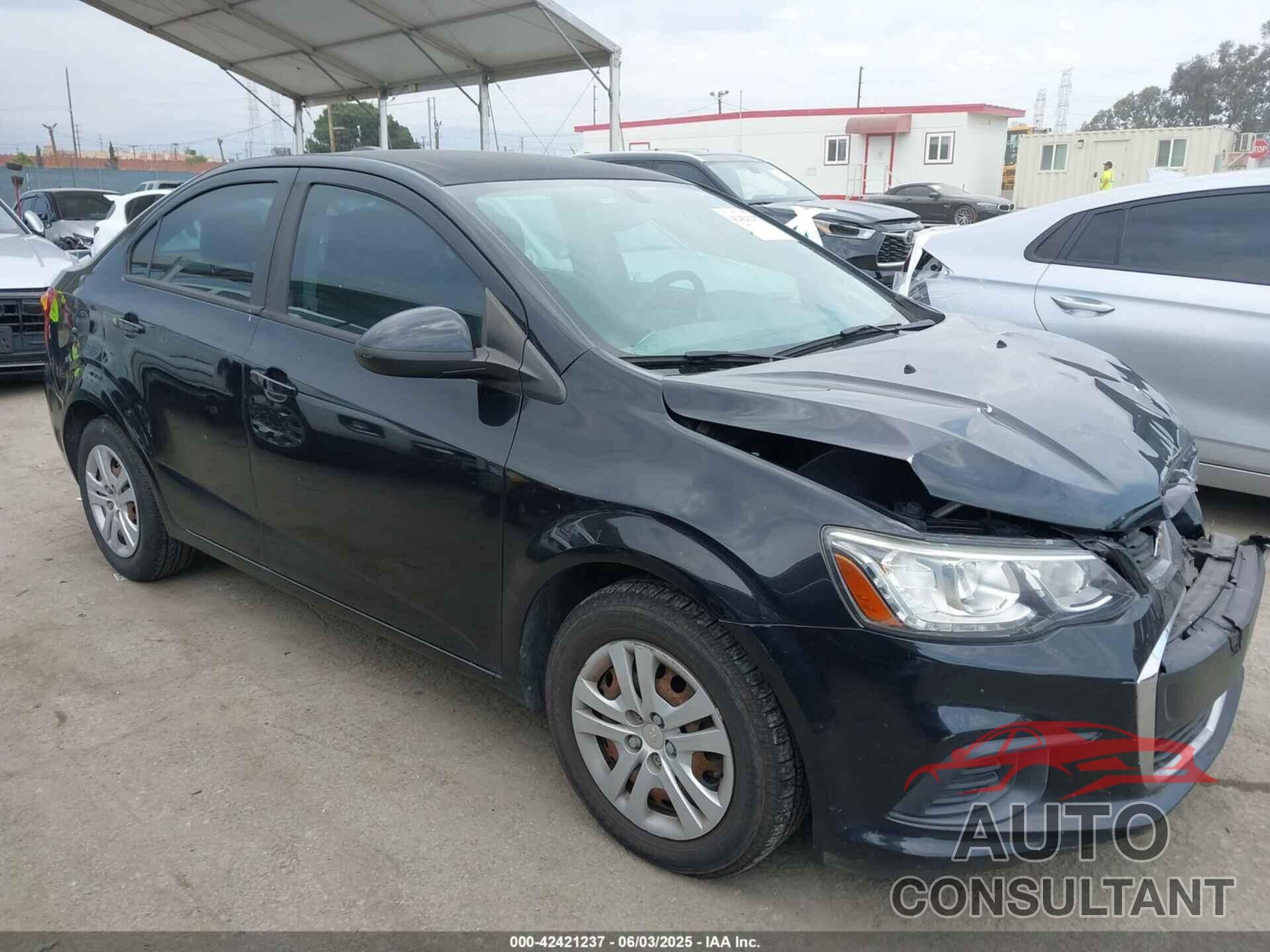 CHEVROLET SONIC 2017 - 1G1JB5SH0H4144580