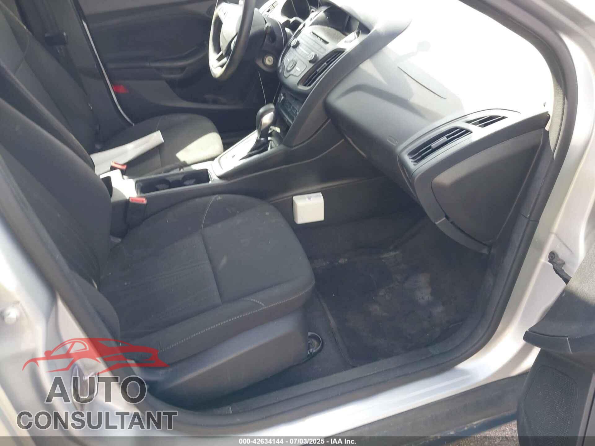 FORD FOCUS 2016 - 1FADP3E20GL322385