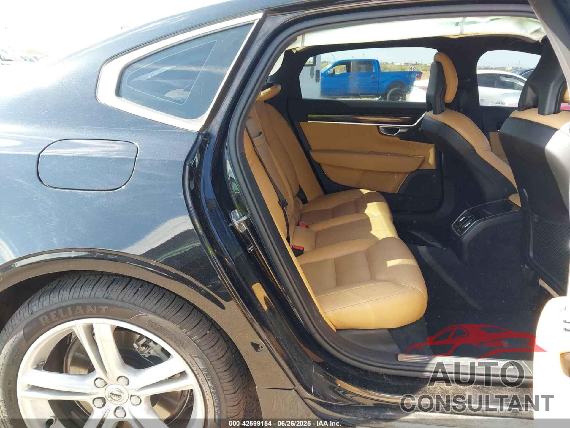 VOLVO S90 2018 - LVY982MK6JP028281