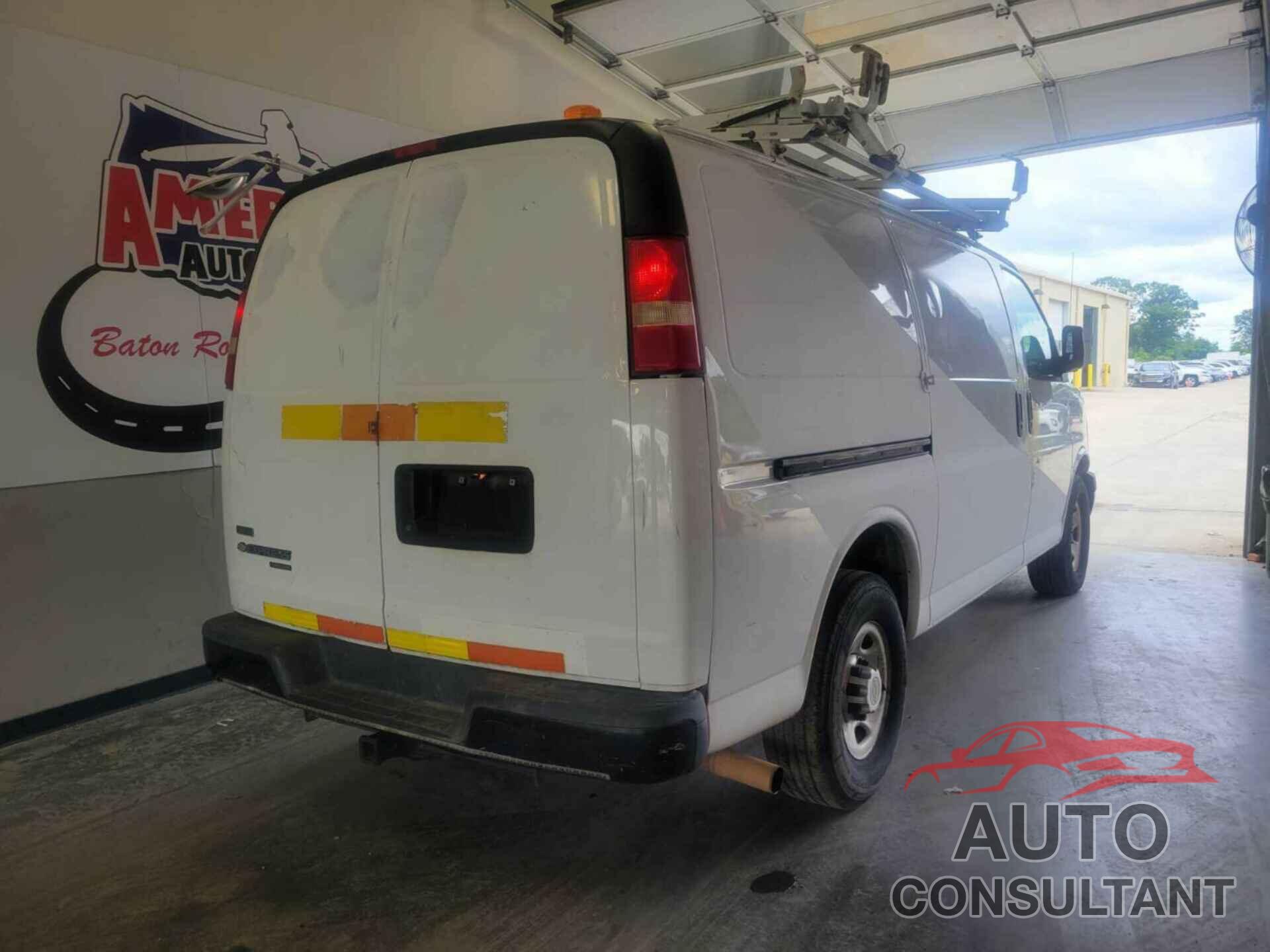 CHEVROLET EXPRESS G2500 2011 - 1GCWGFCA1B1164805