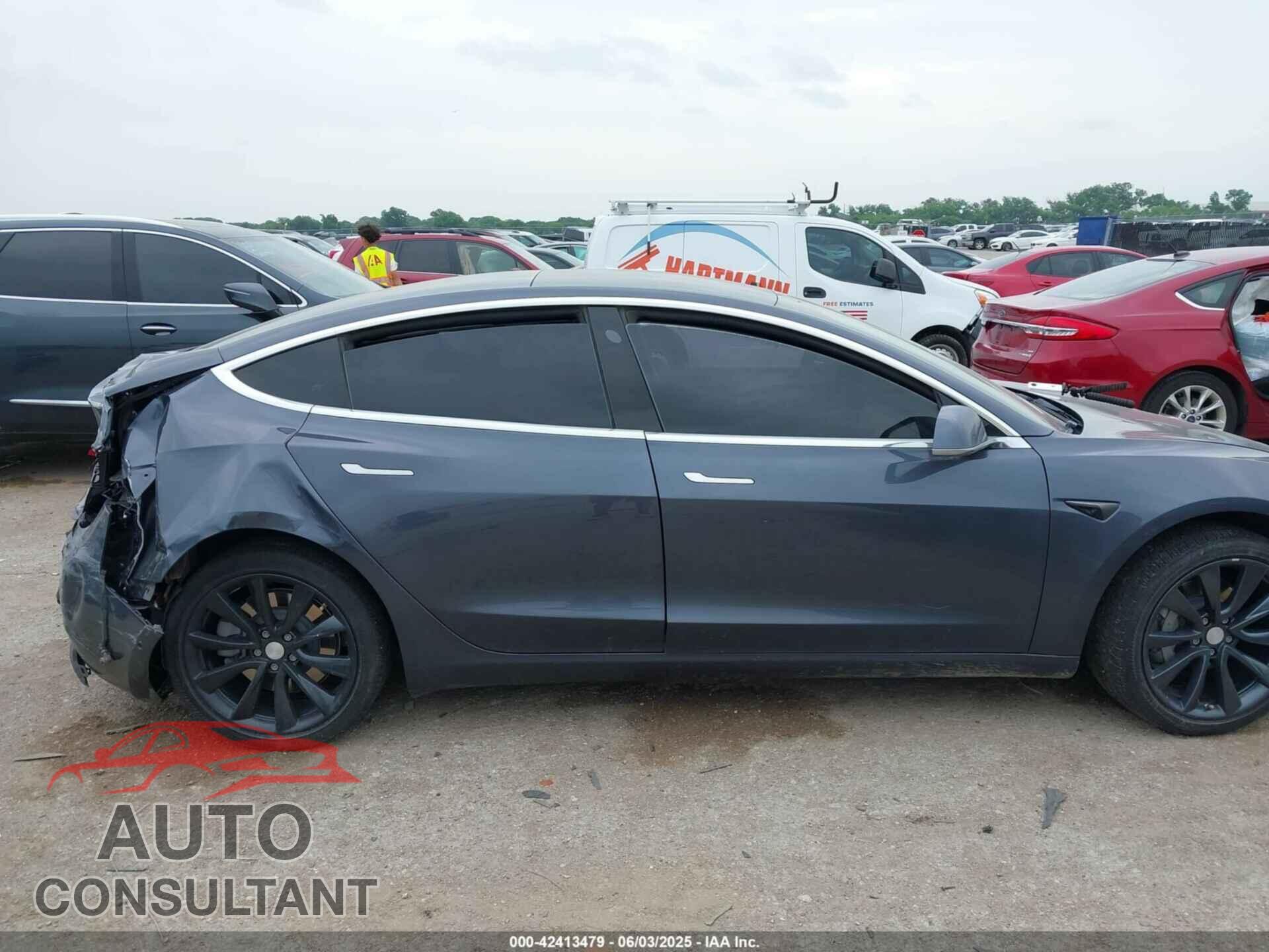 TESLA MODEL 3 2019 - 5YJ3E1EB5KF437575