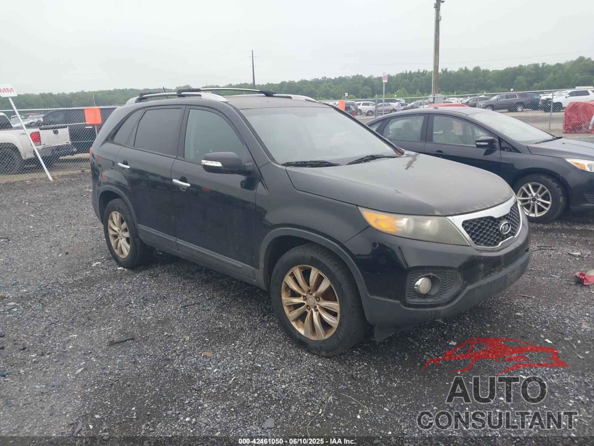 KIA SORENTO 2011 - 5XYKT4A25BG181875
