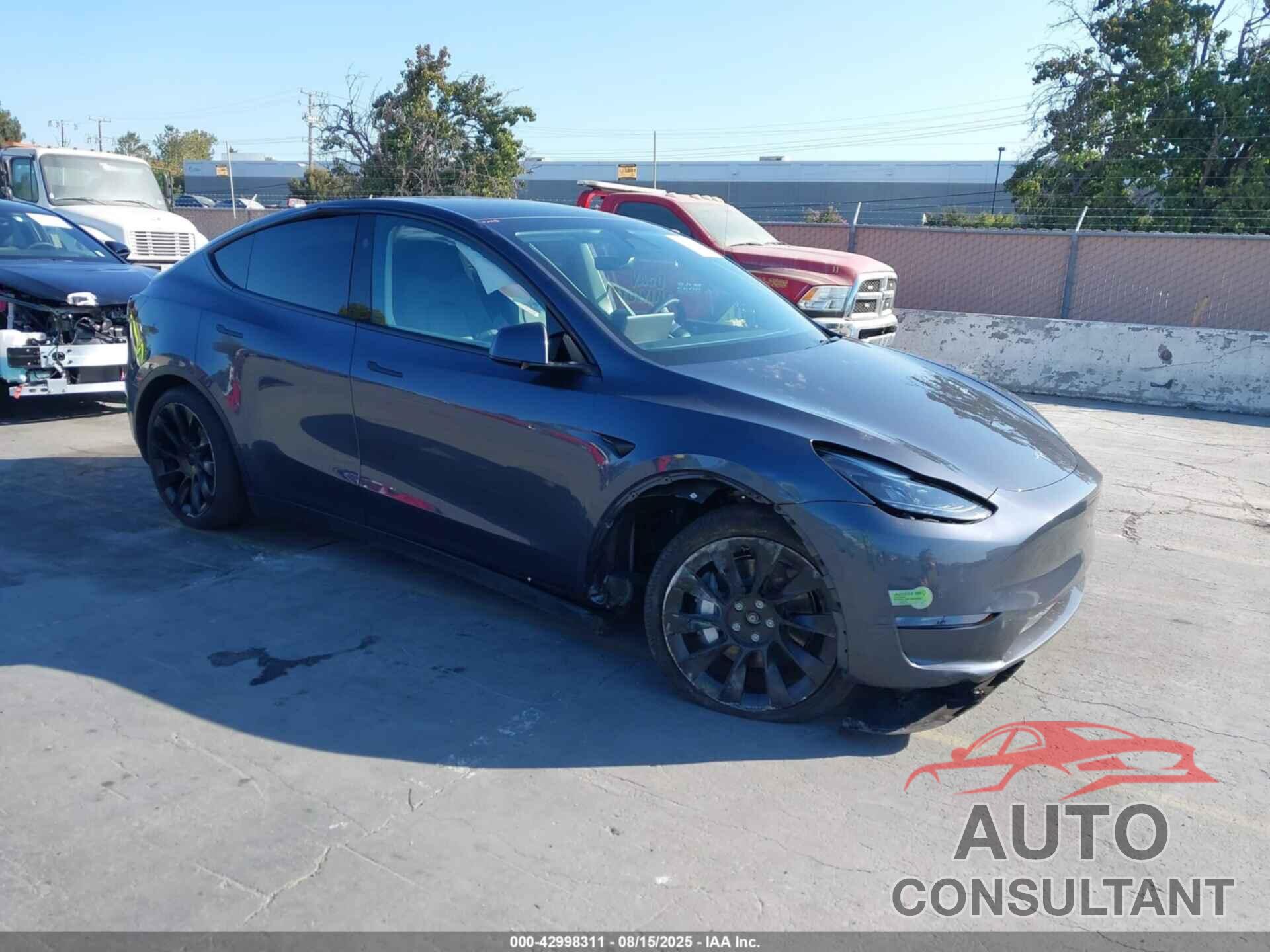 TESLA MODEL Y 2023 - 7SAYGDEE3PF831212