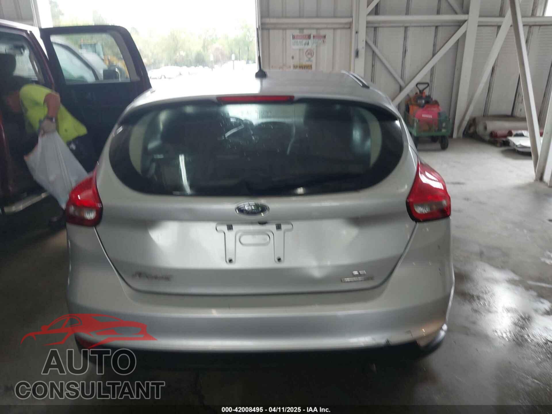 FORD FOCUS 2016 - 1FADP3K21GL236460