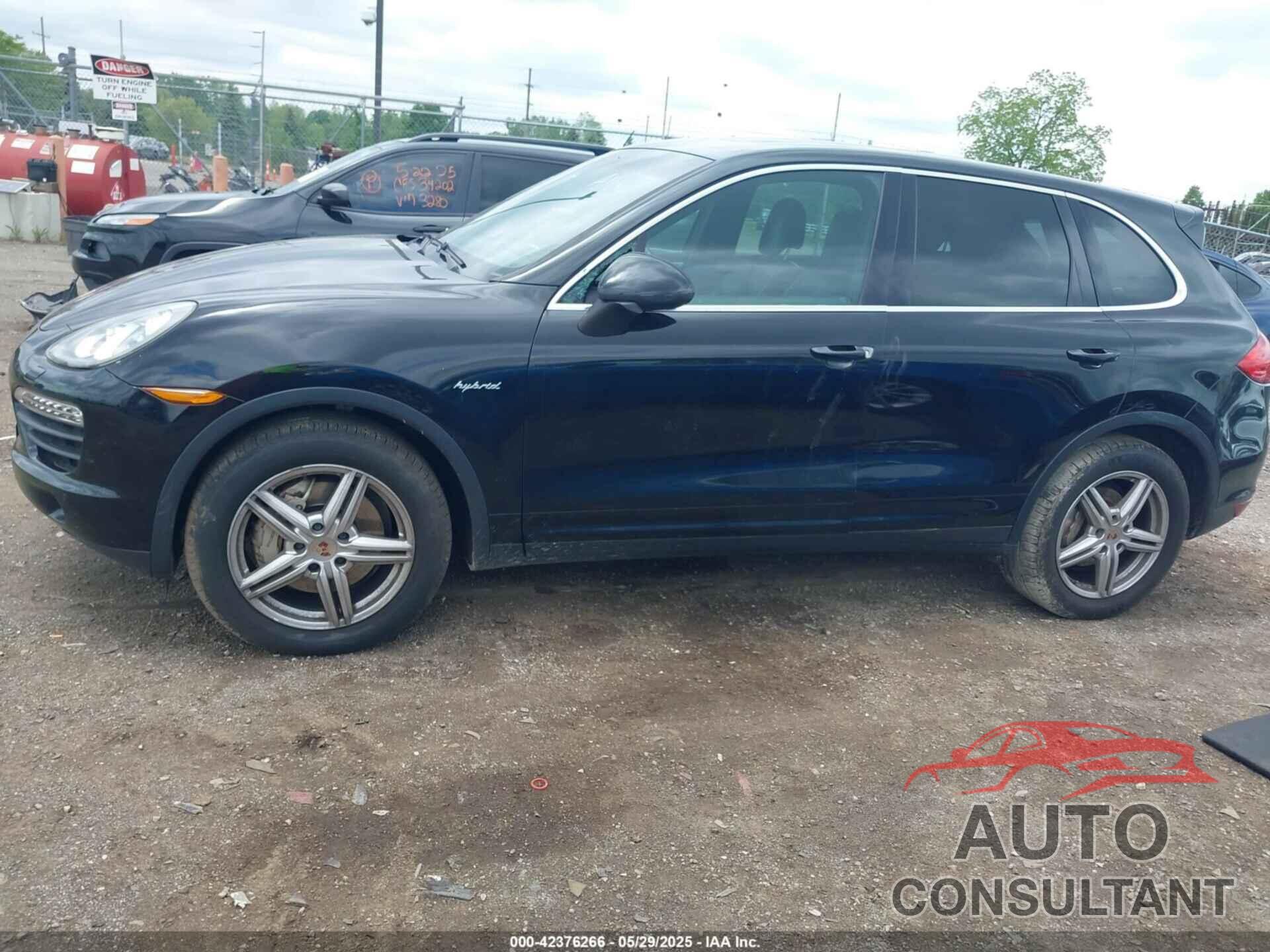 PORSCHE CAYENNE HYBRID 2013 - WP1AE2A24DLA16027