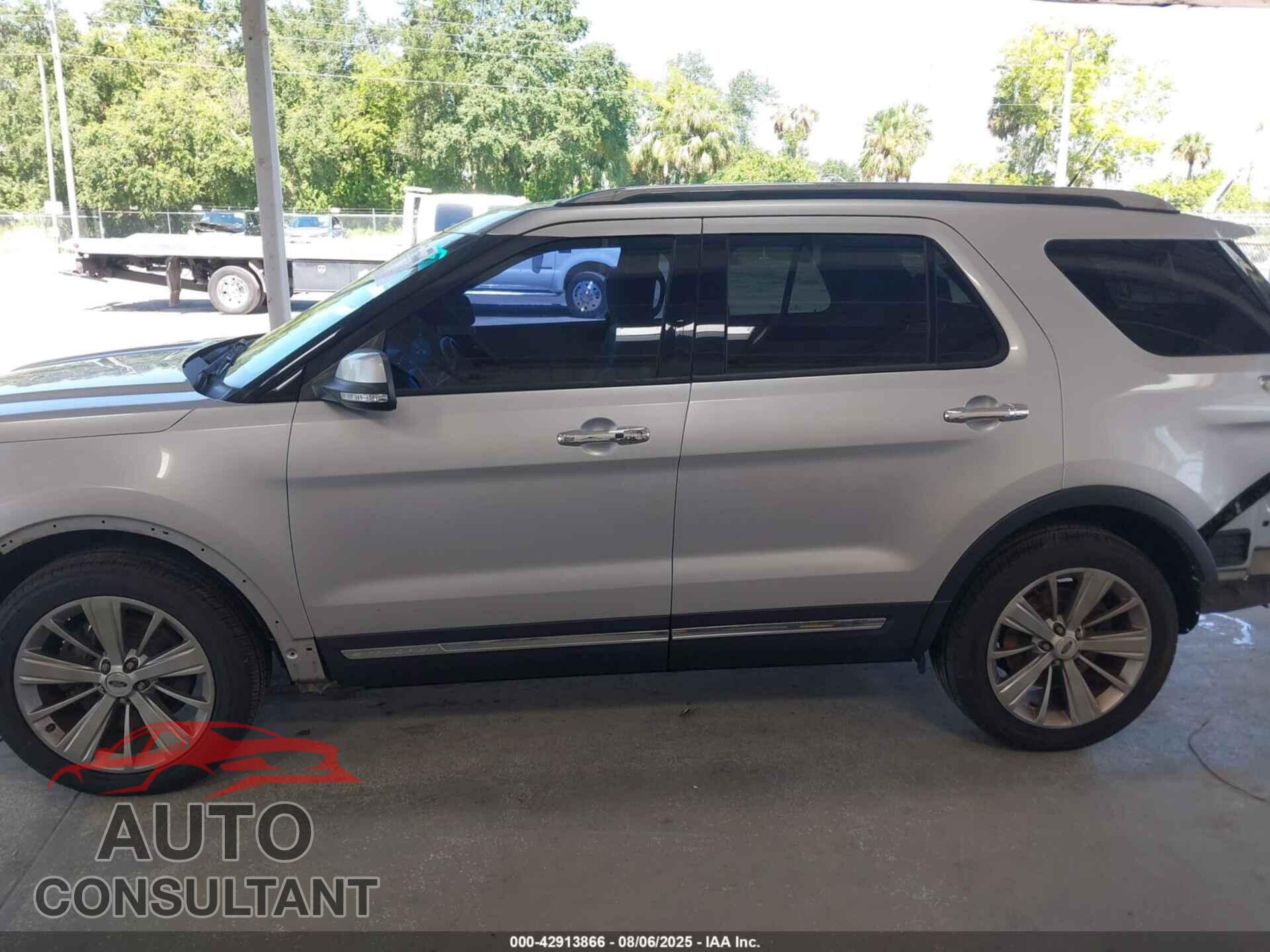 FORD EXPLORER 2018 - 1FM5K7F87JGB33042