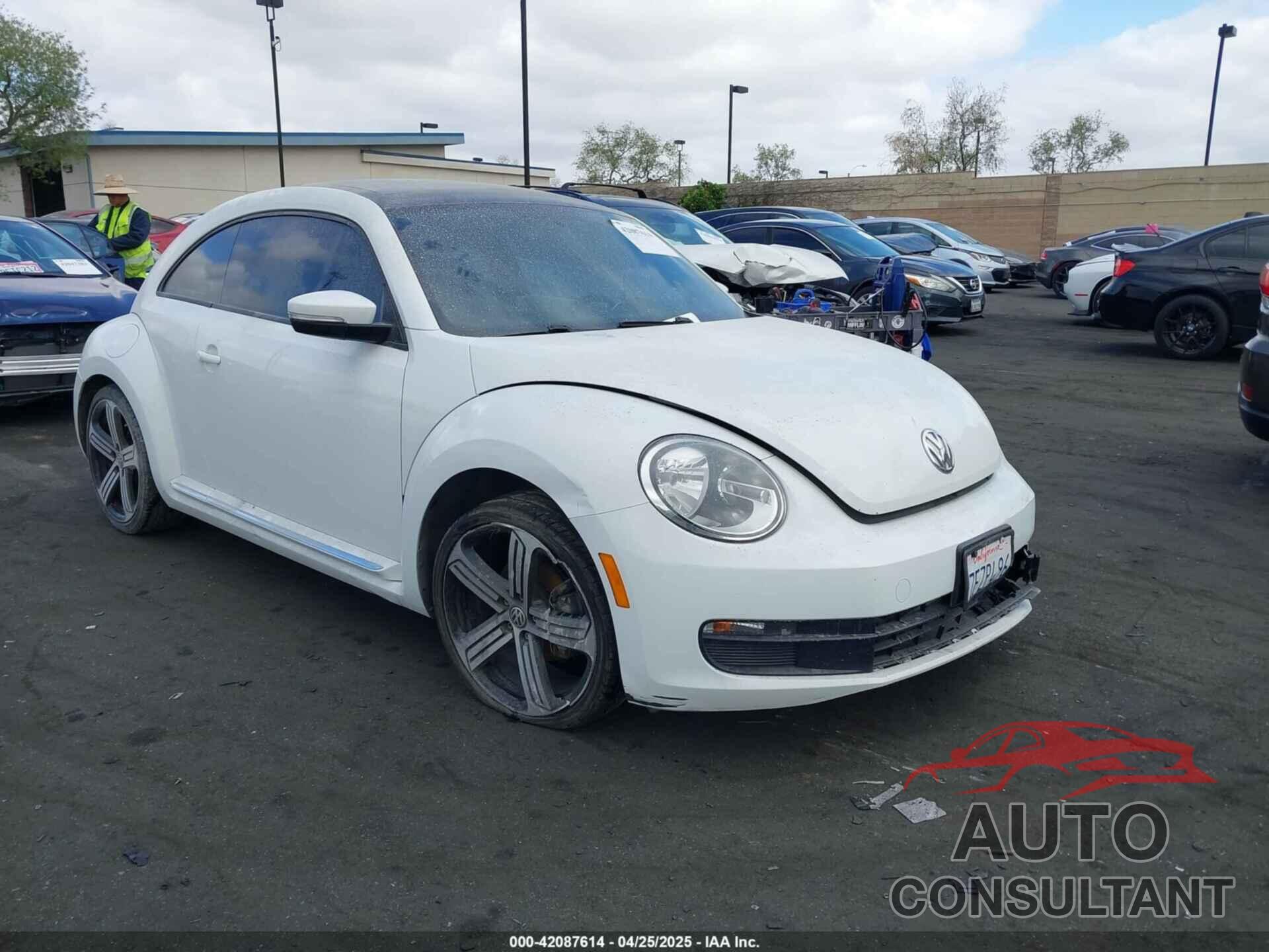 VOLKSWAGEN BEETLE 2014 - 3VWJ17AT1EM664666
