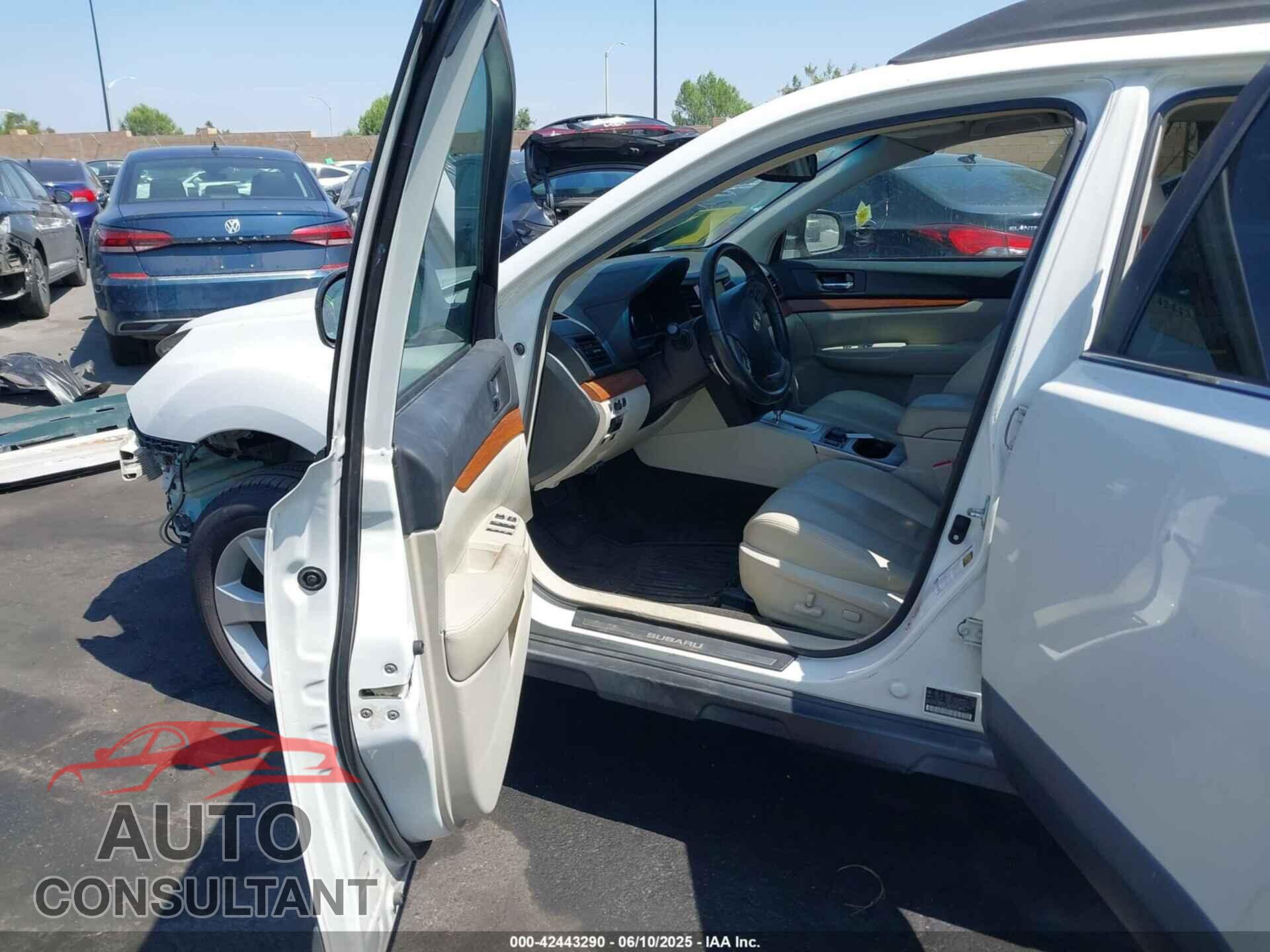 SUBARU OUTBACK 2013 - 4S4BRBLC3D3237940