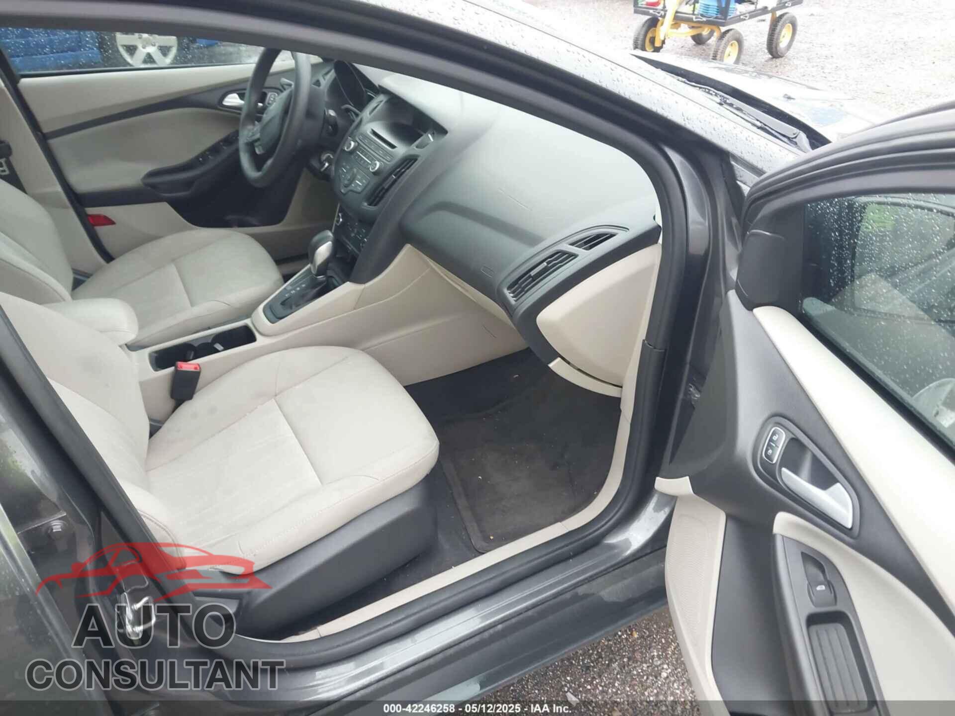 FORD FOCUS 2017 - 1FADP3F25HL317537