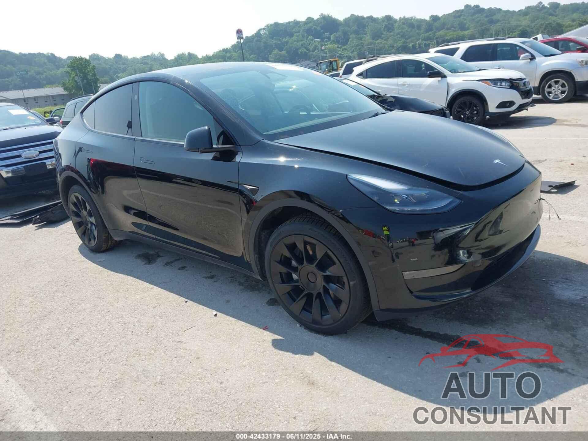 TESLA MODEL Y 2023 - 7SAYGDEEXPA179735