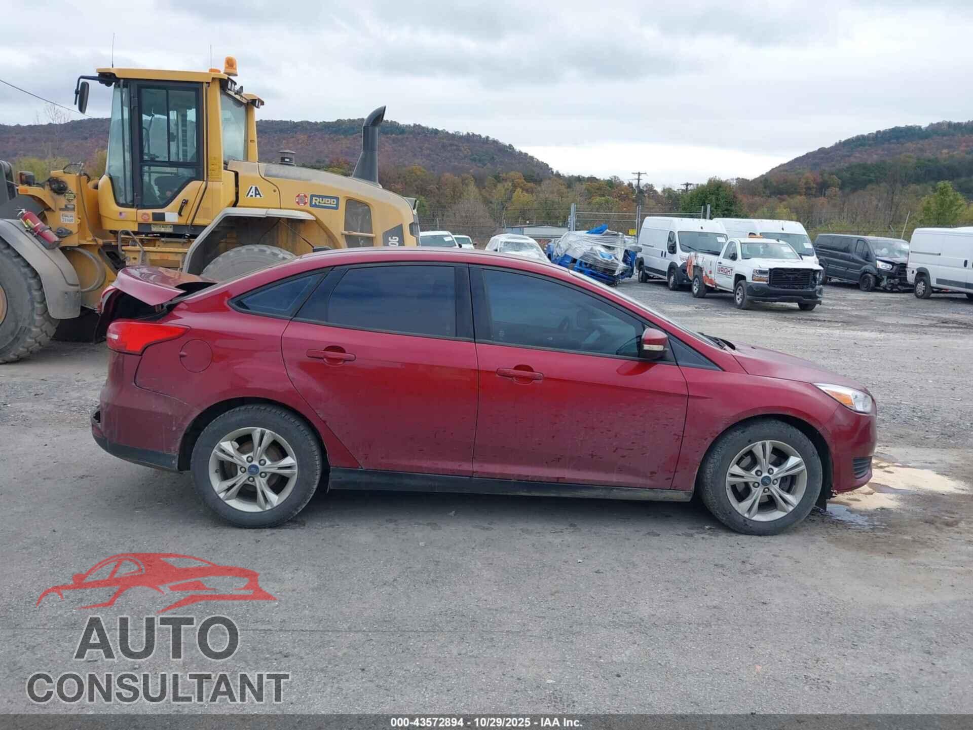 FORD FOCUS 2017 - 1FADP3F20HL201744