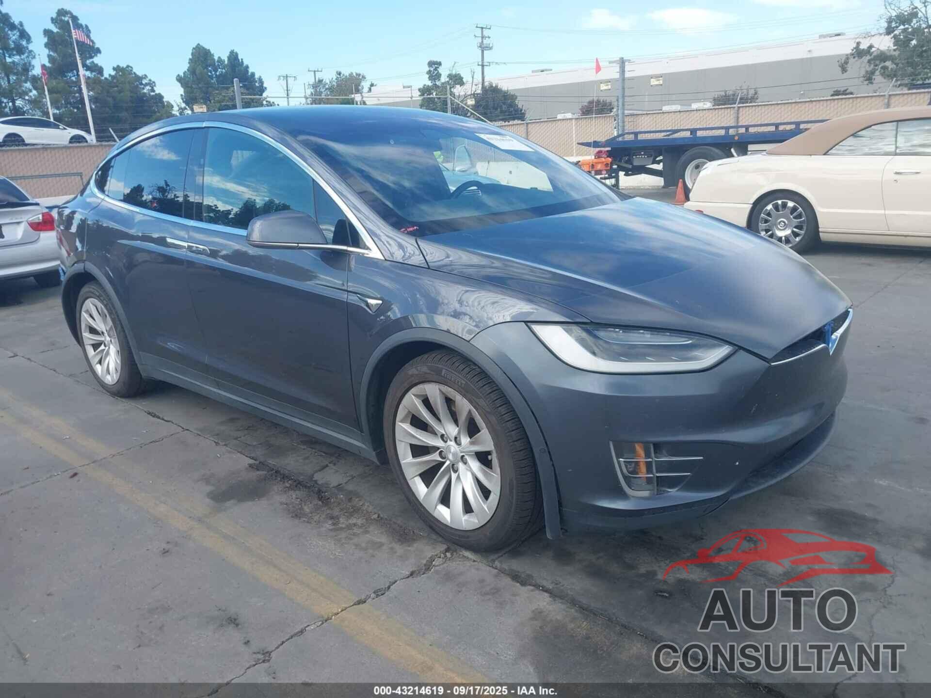 TESLA MODEL X 2017 - 5YJXCAE22HF076094