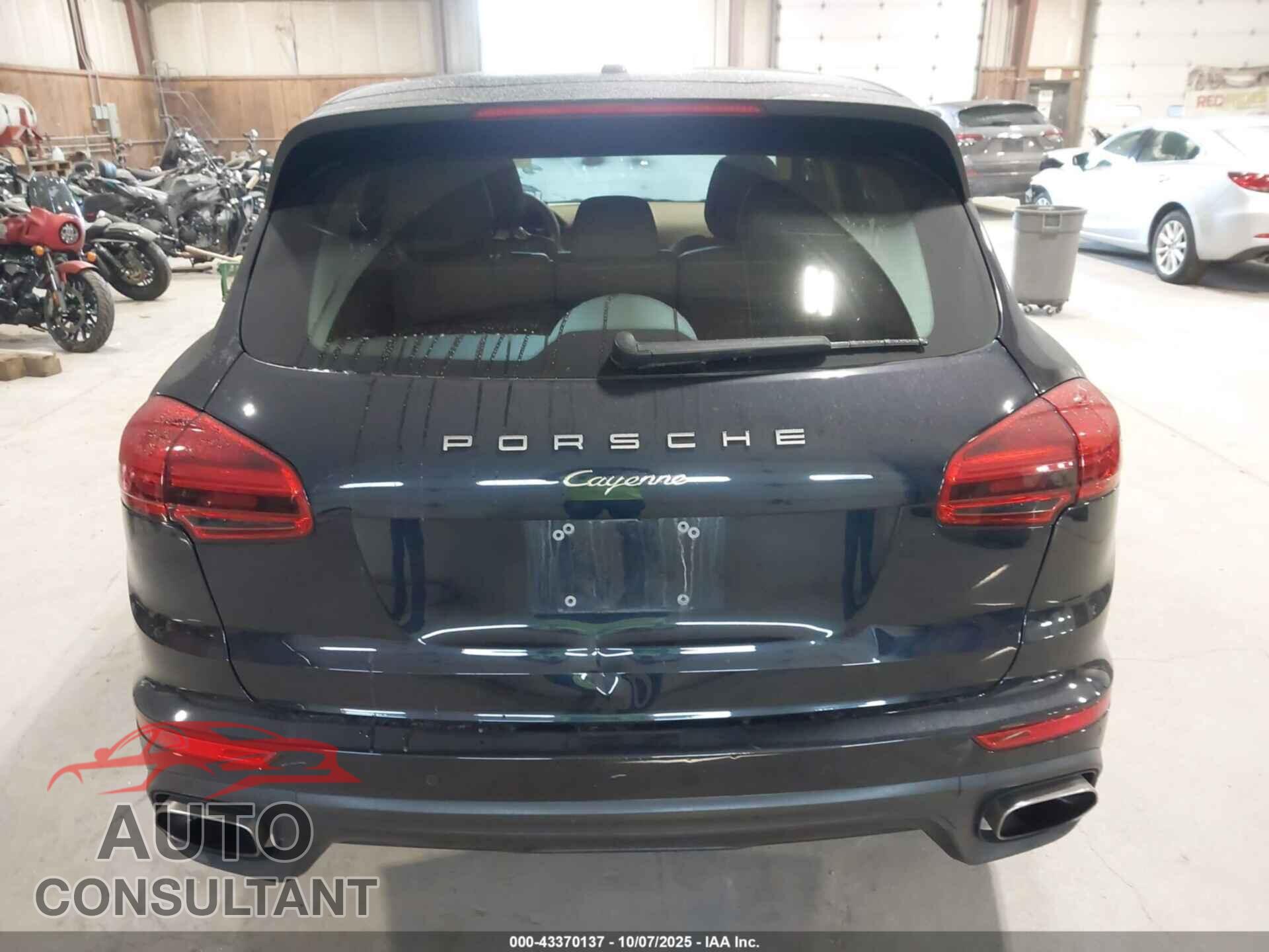 PORSCHE CAYENNE 2016 - WP1AA2A28GLA10652
