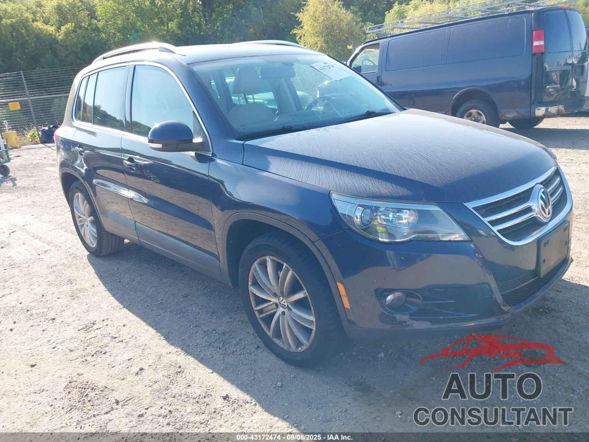 VOLKSWAGEN TIGUAN 2011 - WVGBV7AX0BW537249